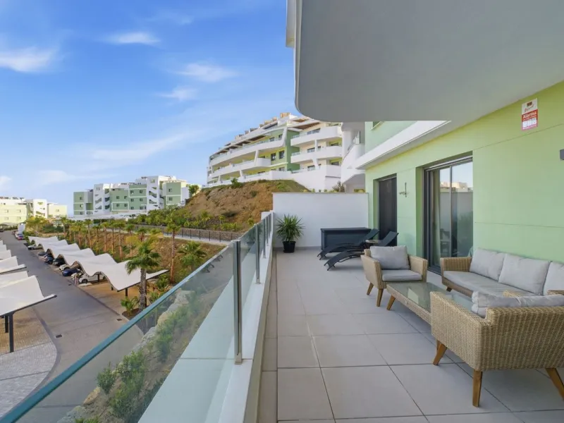 Moderne Wohnung mit zwei Schlafzimmern in Calanova Golf