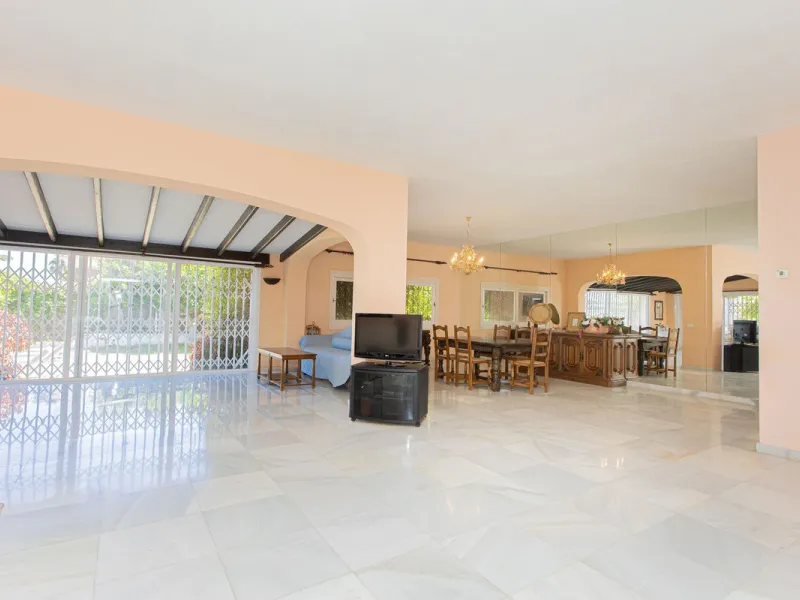 Exceptional Investment Opportunity in Nueva Andalucía – Marbella's Prime Location