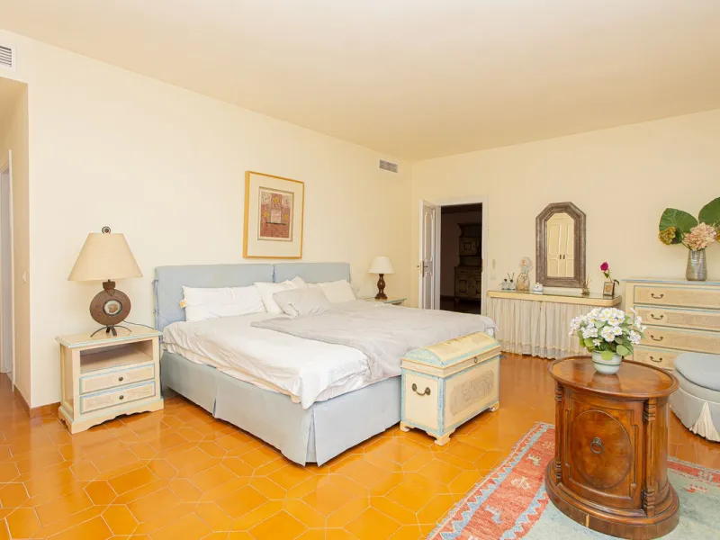 Exceptional Investment Opportunity in Nueva Andalucía – Marbella's Prime Location