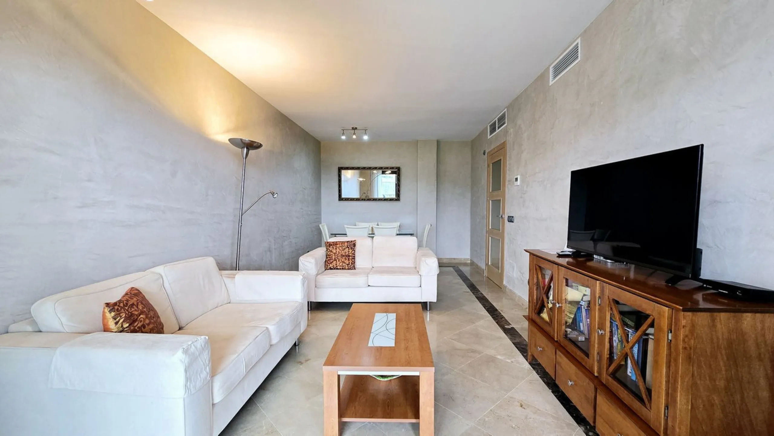 Beachfront Apartment, La Duquesa — Costa del Sol. Superb investment as a holiday rental apartment.