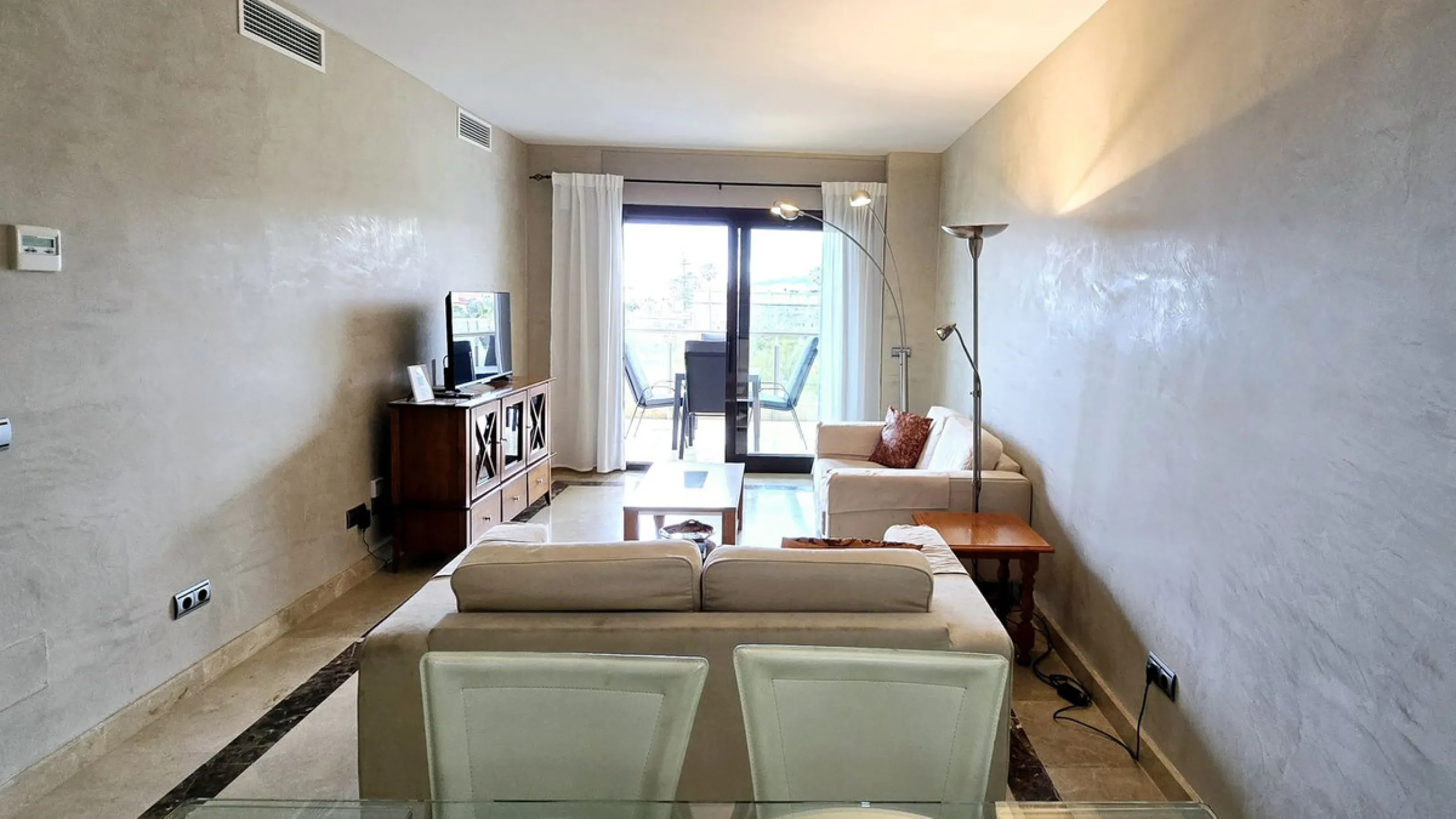 Beachfront Apartment, La Duquesa — Costa del Sol. Superb investment as a holiday rental apartment.