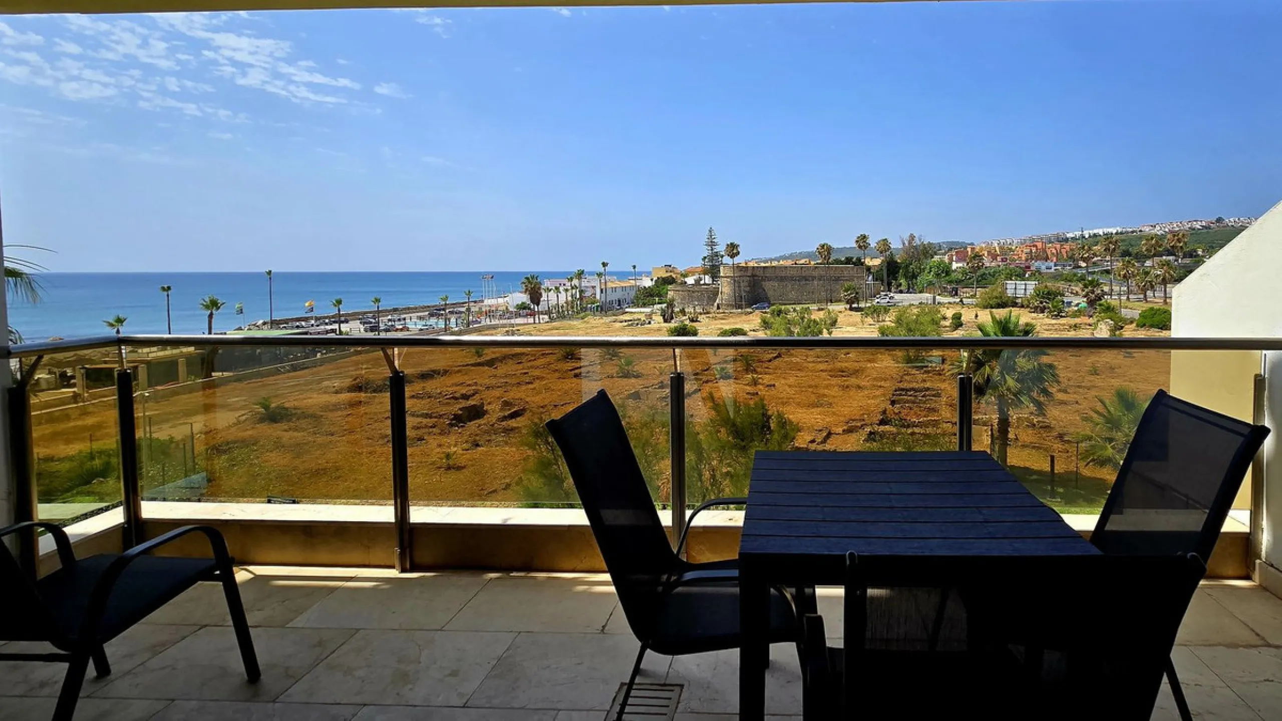 Beachfront Apartment, La Duquesa — Costa del Sol. Superb investment as a holiday rental apartment.