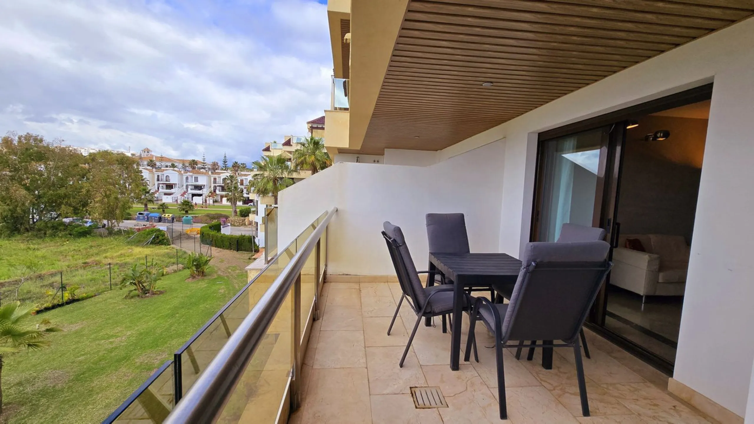 Beachfront Apartment, La Duquesa — Costa del Sol. Superb investment as a holiday rental apartment.