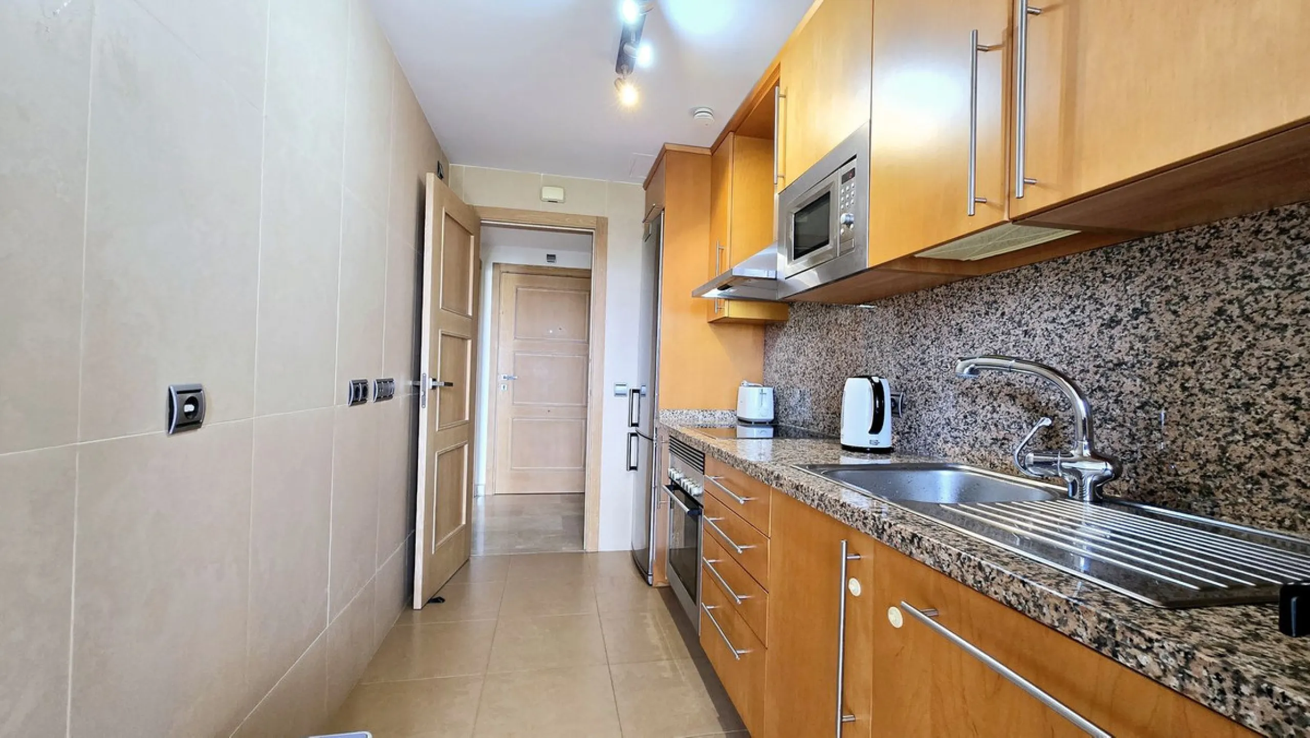 Beachfront Apartment, La Duquesa — Costa del Sol. Superb investment as a holiday rental apartment.