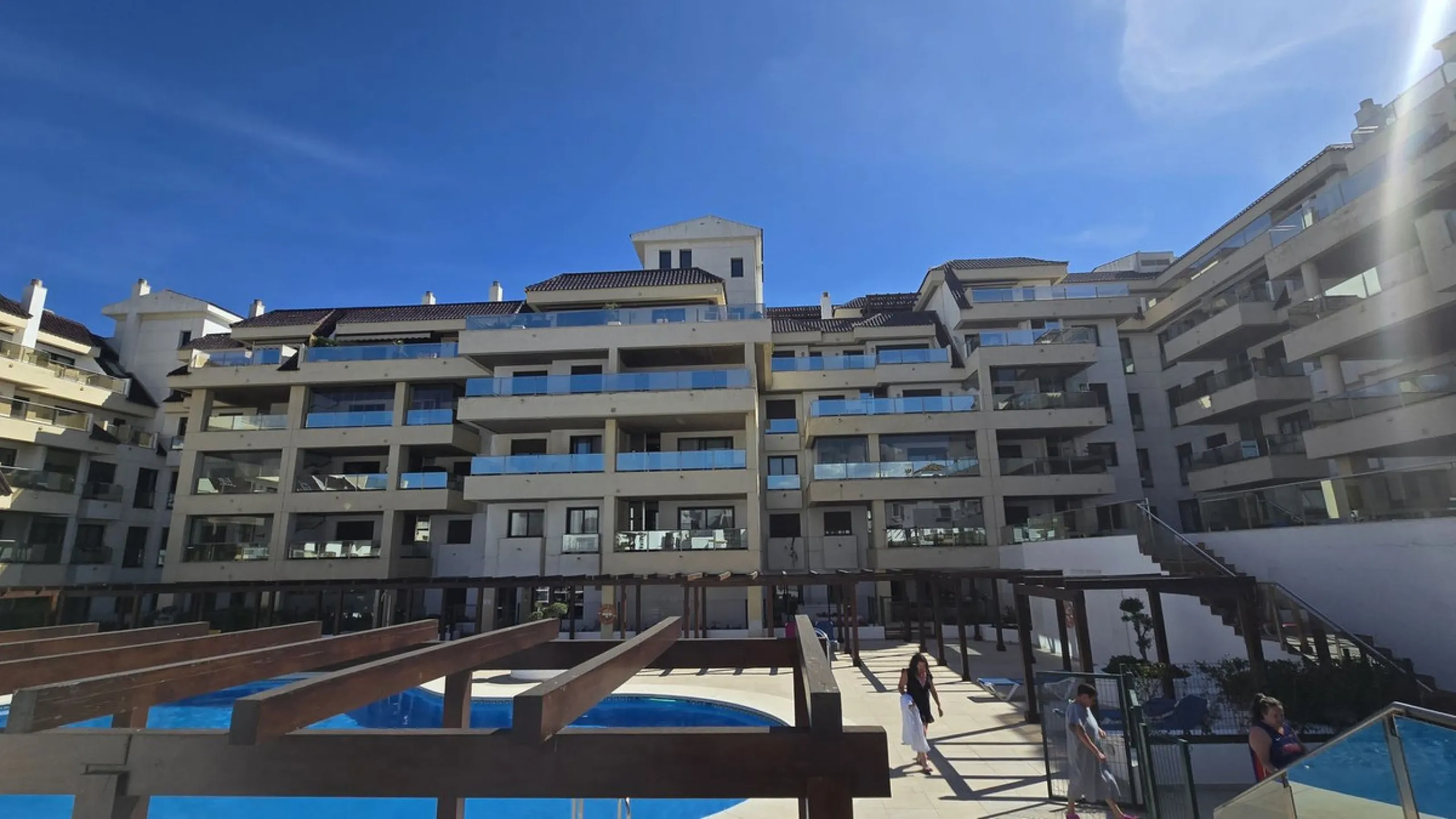 Beachfront Apartment, La Duquesa — Costa del Sol. Superb investment as a holiday rental apartment.