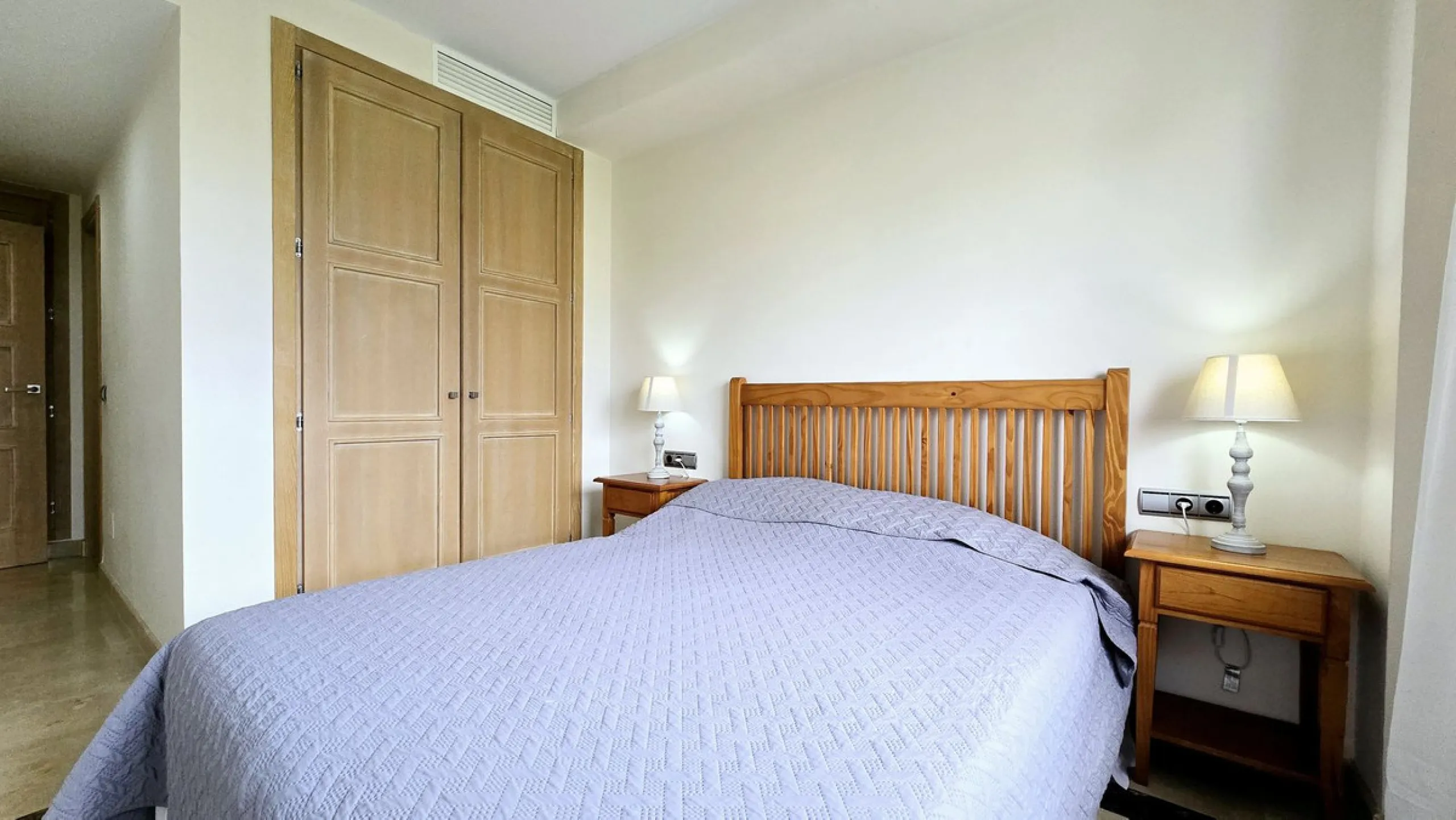 Beachfront Apartment, La Duquesa — Costa del Sol. Superb investment as a holiday rental apartment.