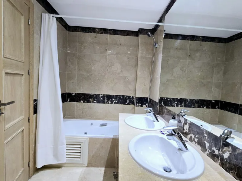 Beachfront Apartment, La Duquesa — Costa del Sol. Superb investment as a holiday rental apartment.
