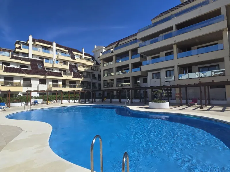 Beachfront Apartment, La Duquesa — Costa del Sol. Superb investment as a holiday rental apartment.