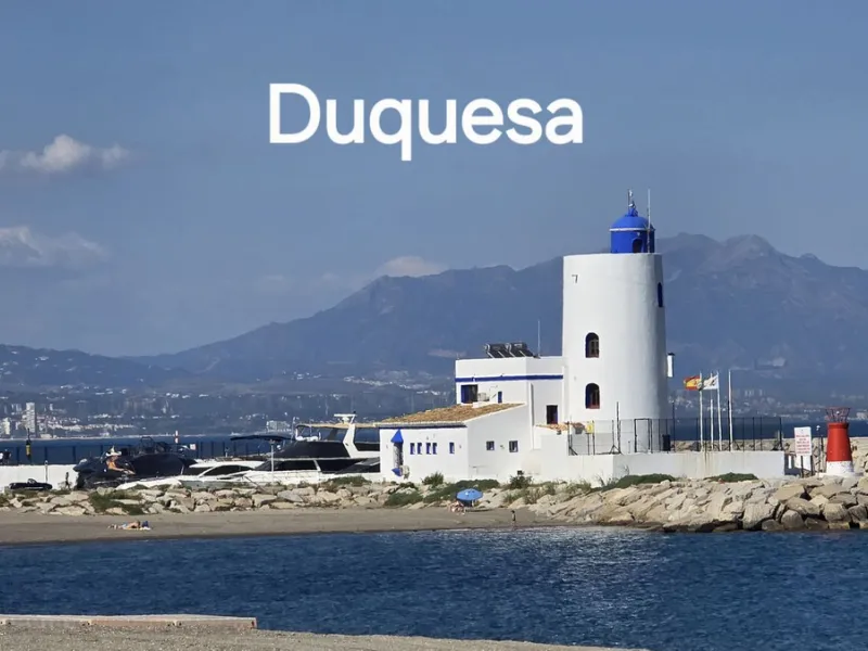 Beachfront Apartment, La Duquesa — Costa del Sol. Superb investment as a holiday rental apartment.