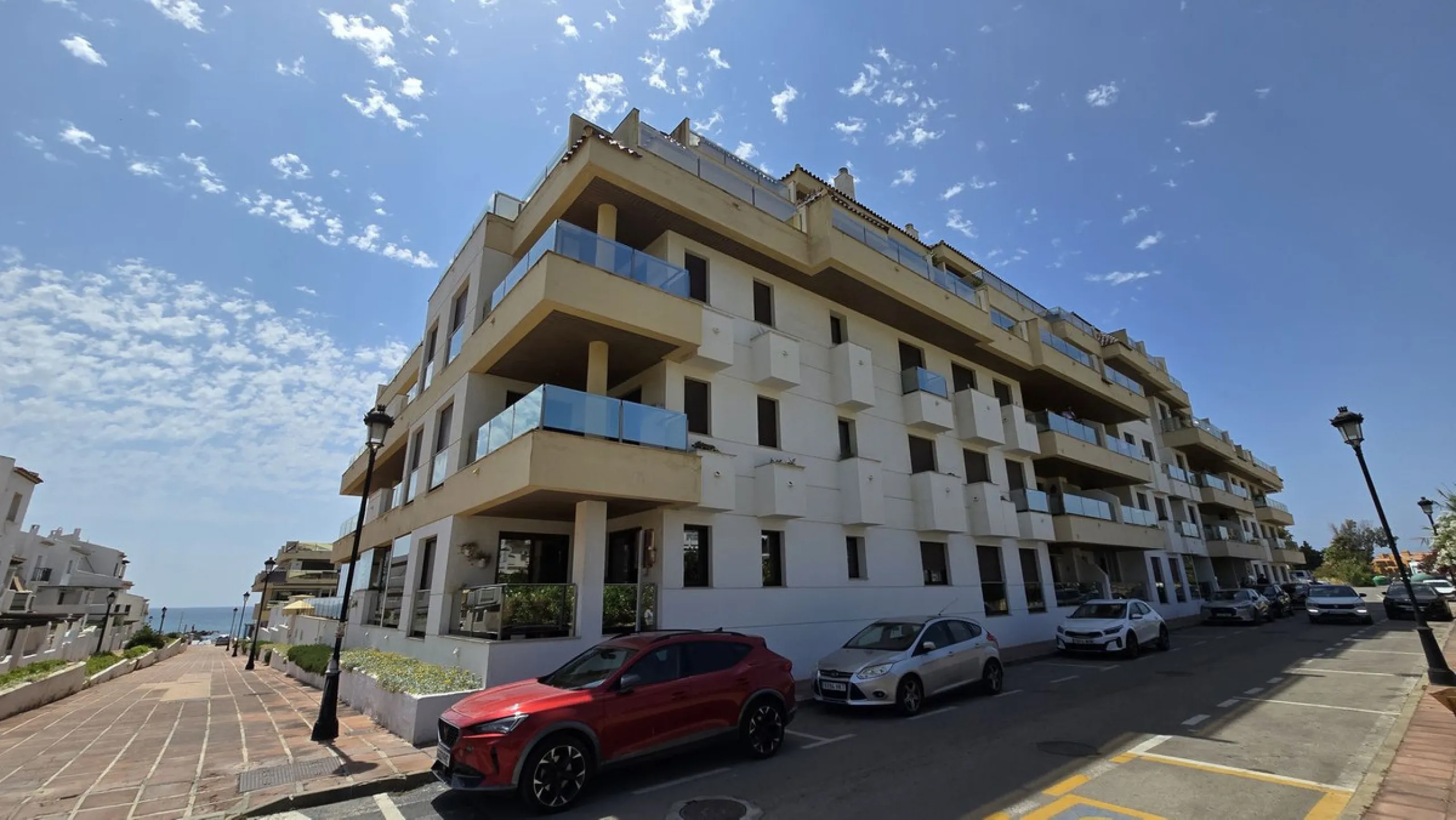 Beachfront Apartment, La Duquesa — Costa del Sol. Superb investment as a holiday rental apartment.