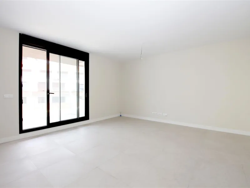 Unique opportunity in Las Mesas - Calle Polonia!