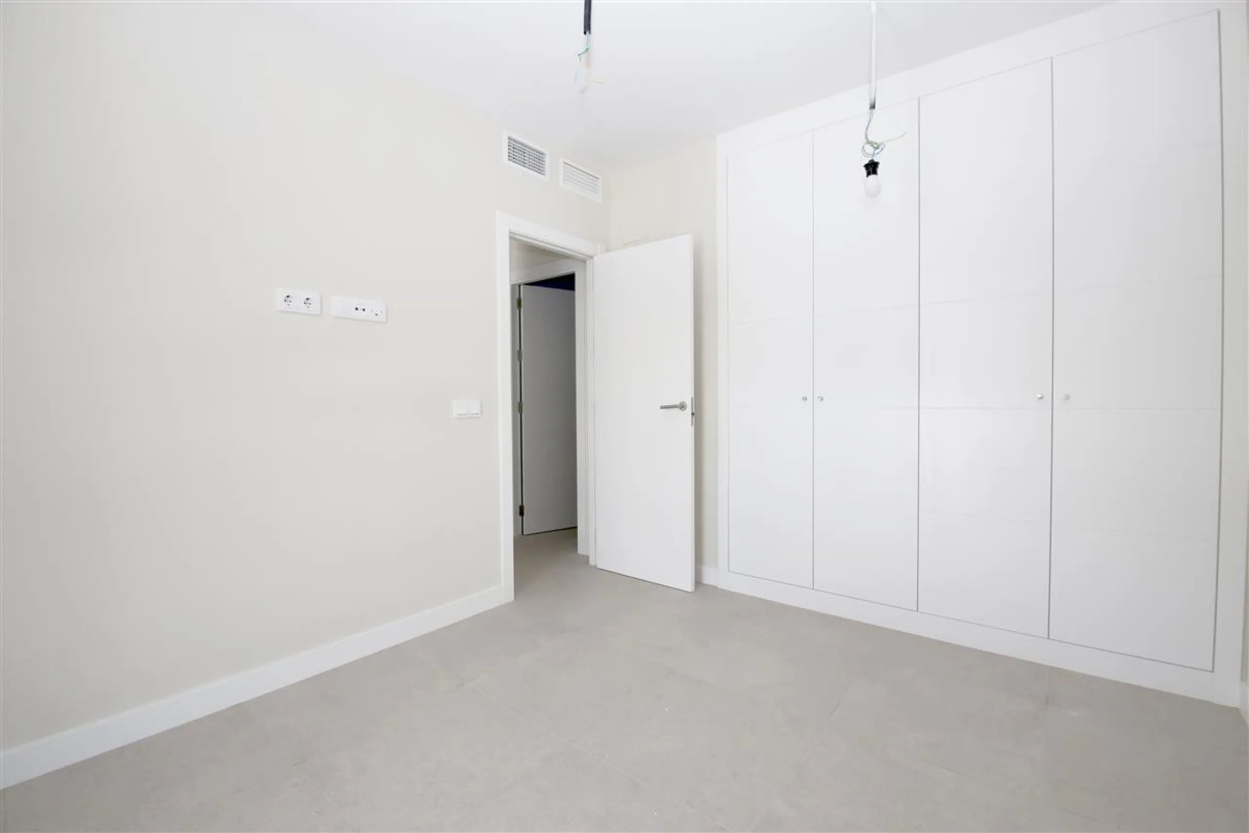 Unique opportunity in Las Mesas - Calle Polonia!