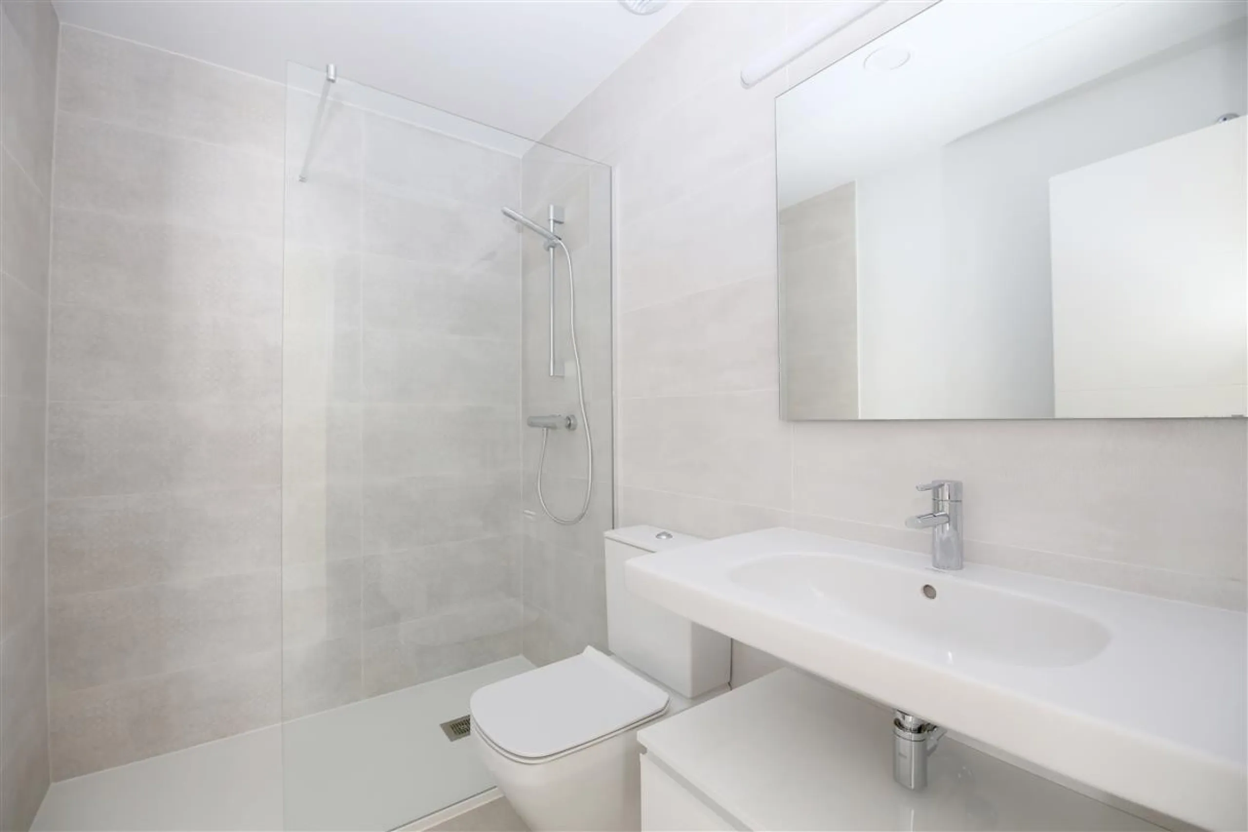 Unique opportunity in Las Mesas - Calle Polonia!