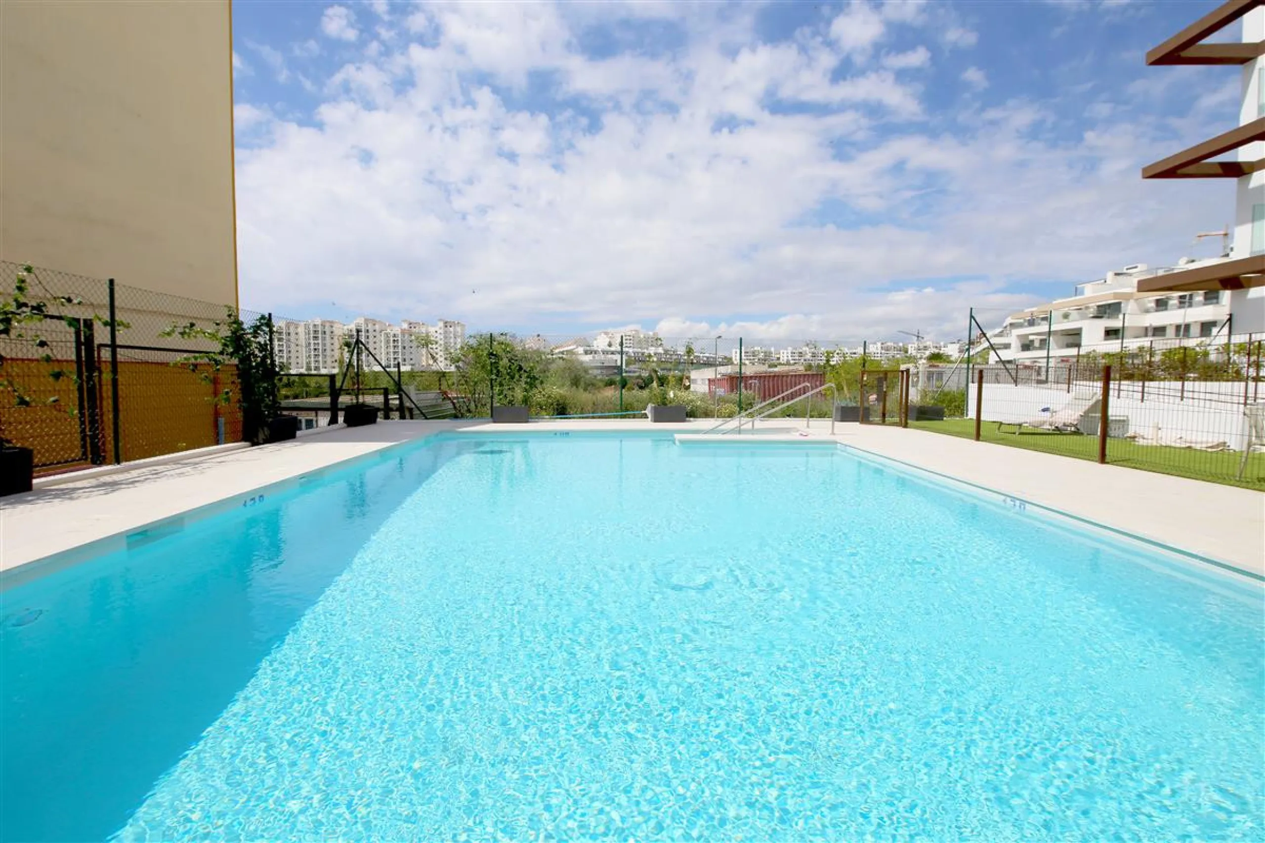 Unique opportunity in Las Mesas - Calle Polonia!