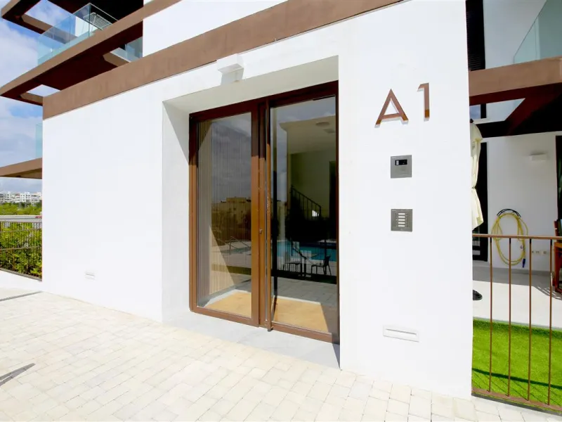 Unique opportunity in Las Mesas - Calle Polonia!