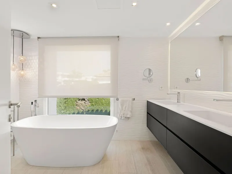 House - Detached Villa в продаже в Marbella, Málaga. В доме 5 спален и 4 ванных комнат. Площадь дома 306 м². Площадь участка 830 м²