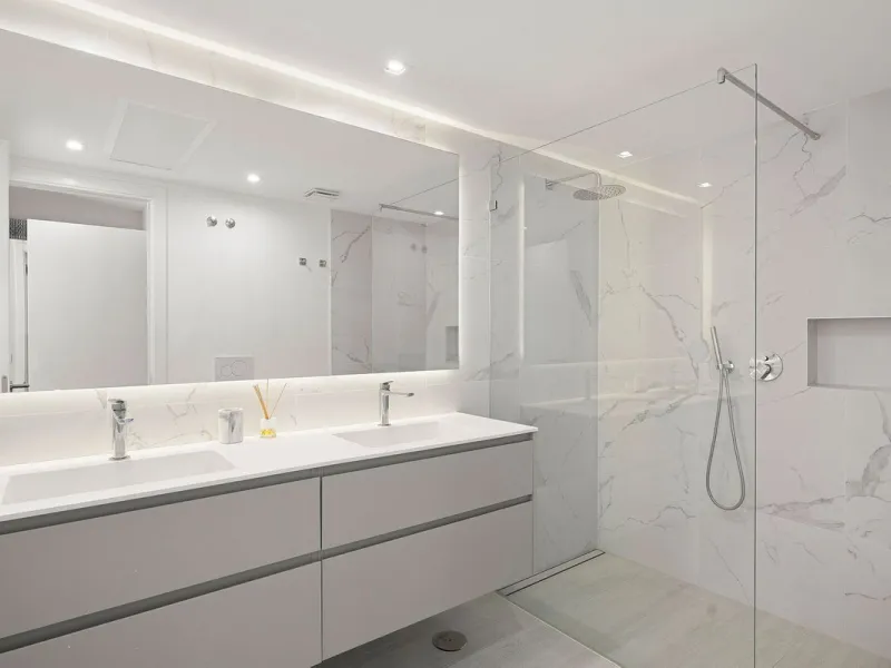 House - Detached Villa в продаже в Marbella, Málaga. В доме 5 спален и 4 ванных комнат. Площадь дома 306 м². Площадь участка 830 м²