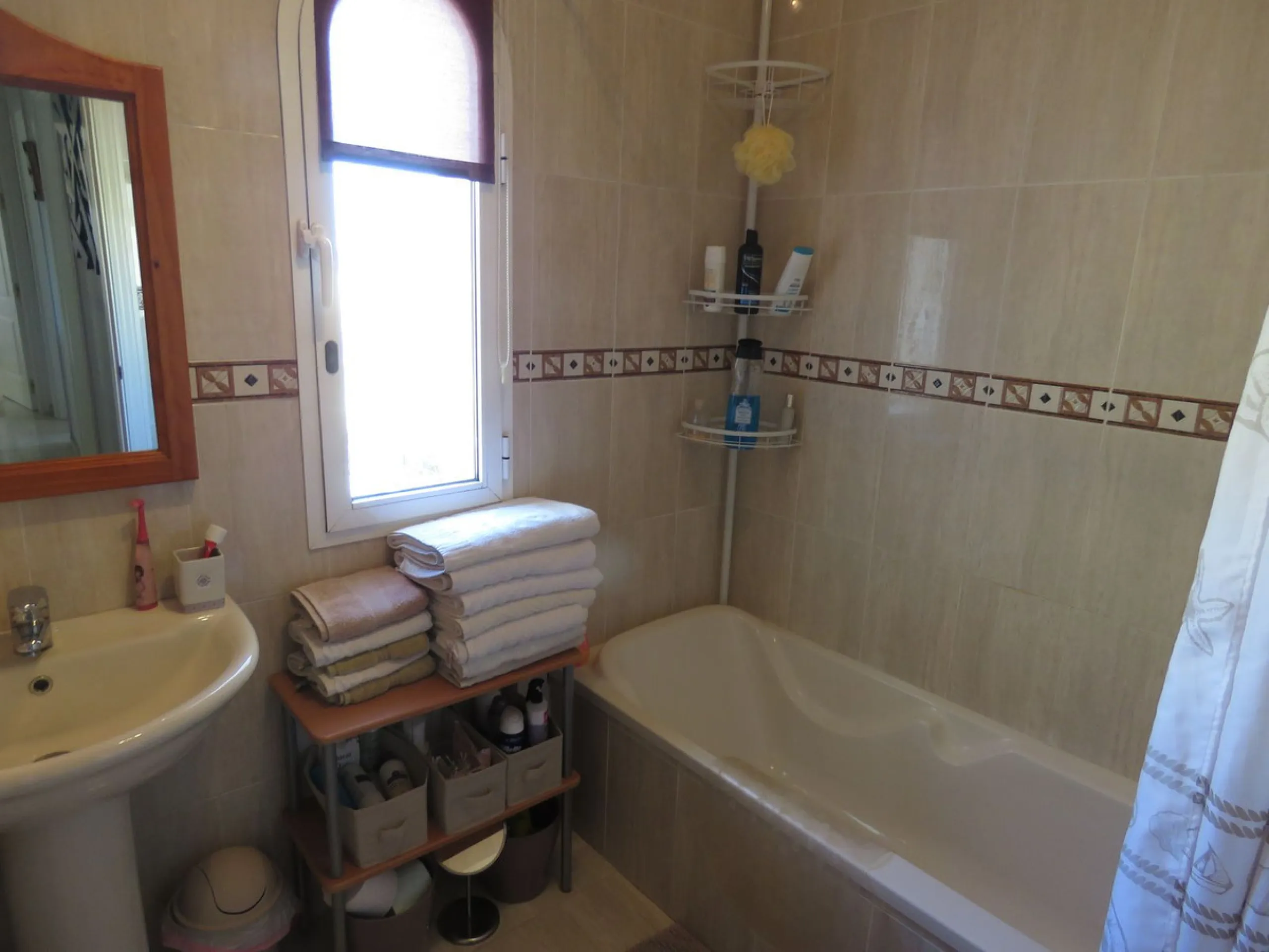 House - Detached Villa в продаже в Alhaurín el Grande, Málaga. В доме 4 спален и 3 ванных комнат. Площадь дома 228 м². Площадь участка 850 м²