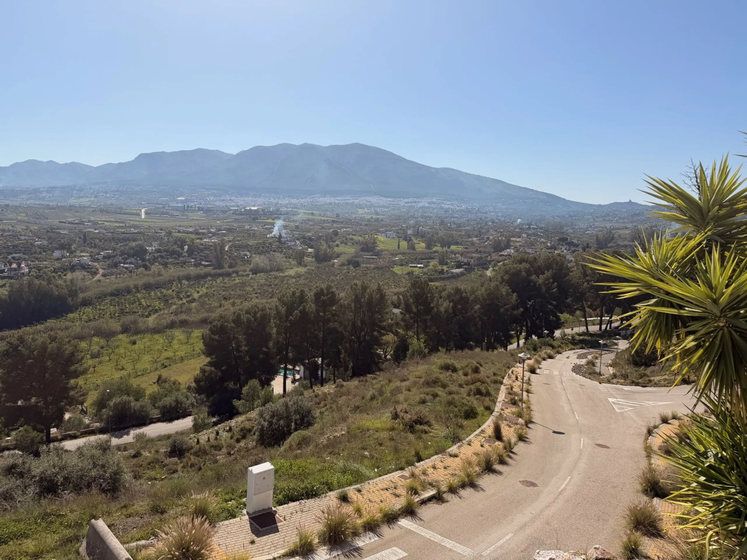 House - Detached Villa в продаже в Alhaurín el Grande, Málaga. В доме 4 спален и 3 ванных комнат. Площадь дома 228 м². Площадь участка 850 м²