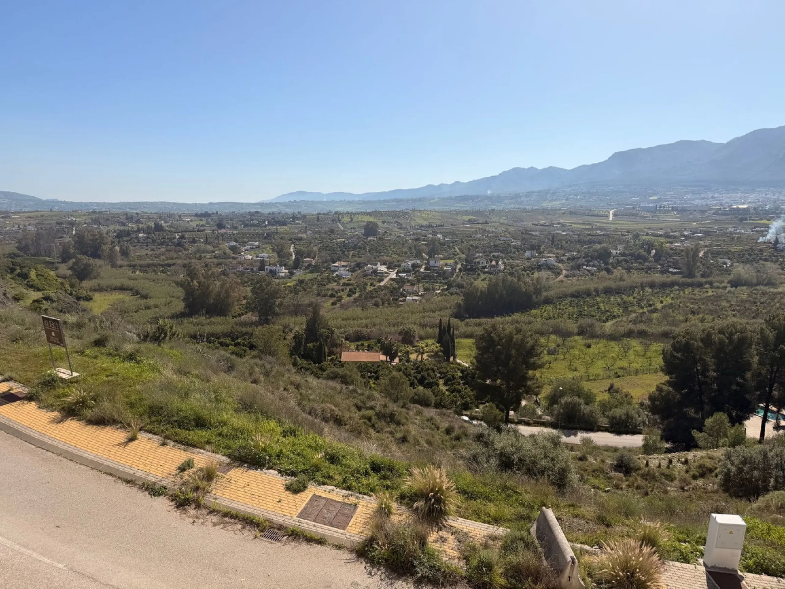 House - Detached Villa в продаже в Alhaurín el Grande, Málaga. В доме 4 спален и 3 ванных комнат. Площадь дома 228 м². Площадь участка 850 м²