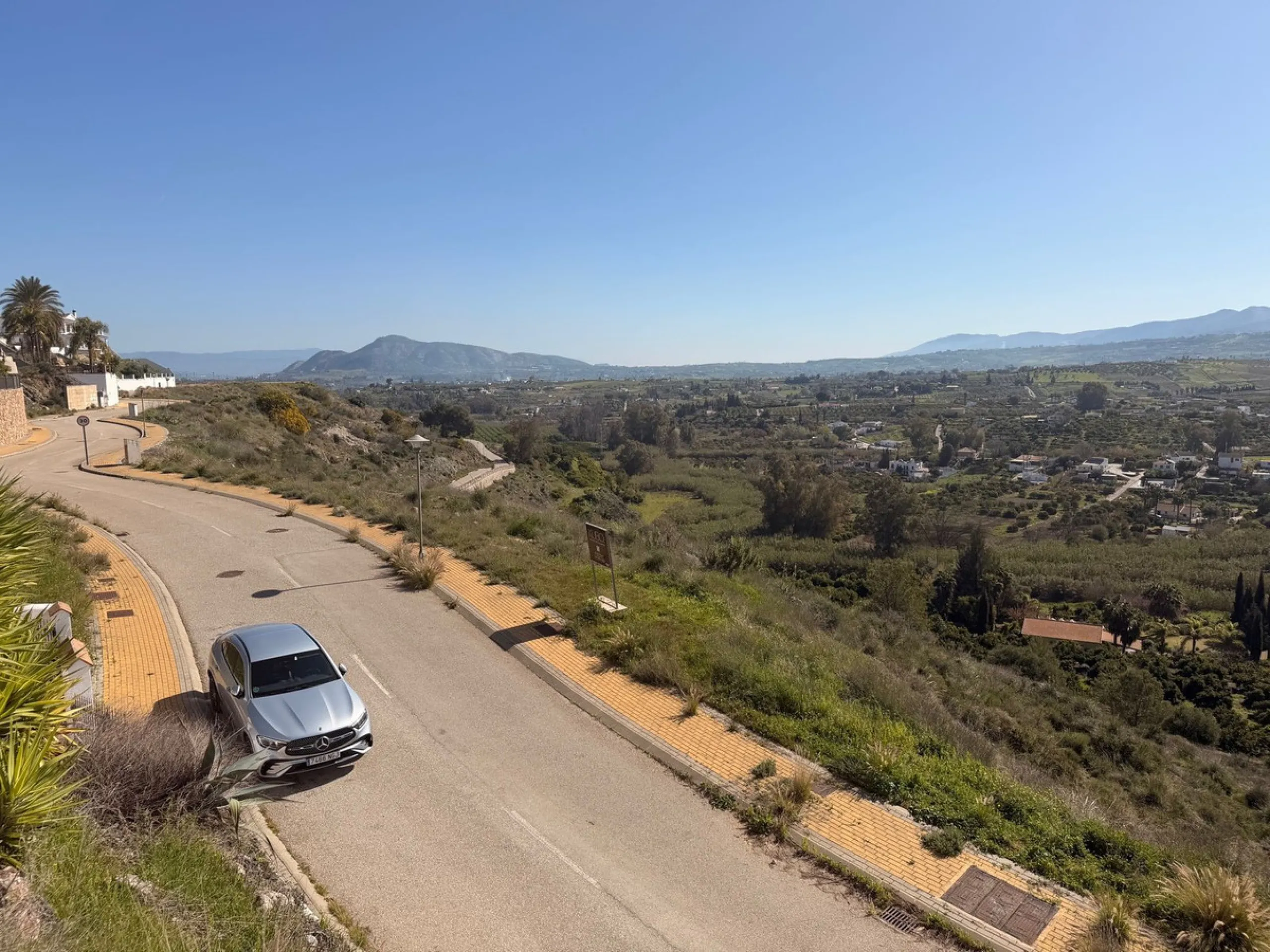 House - Detached Villa в продаже в Alhaurín el Grande, Málaga. В доме 4 спален и 3 ванных комнат. Площадь дома 228 м². Площадь участка 850 м²