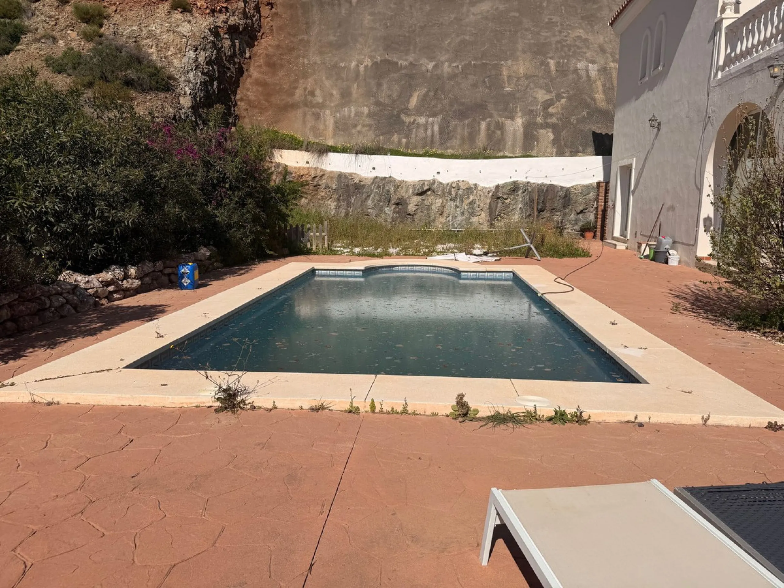 House - Detached Villa в продаже в Alhaurín el Grande, Málaga. В доме 4 спален и 3 ванных комнат. Площадь дома 228 м². Площадь участка 850 м²