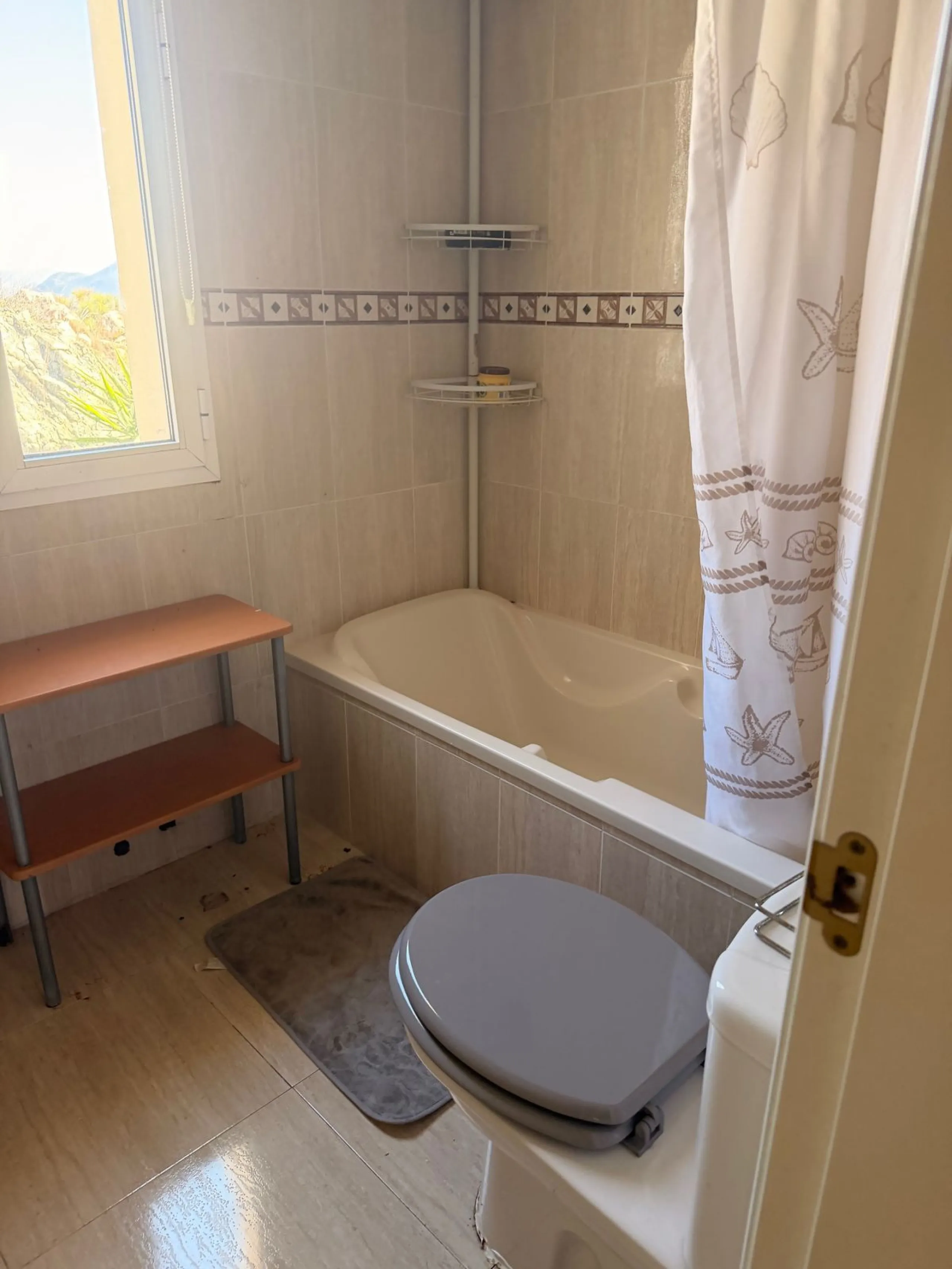 House - Detached Villa в продаже в Alhaurín el Grande, Málaga. В доме 4 спален и 3 ванных комнат. Площадь дома 228 м². Площадь участка 850 м²