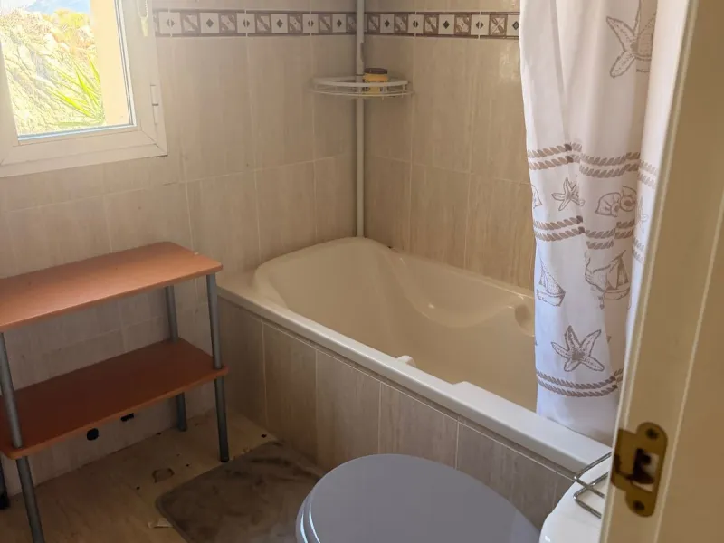 House - Detached Villa в продаже в Alhaurín el Grande, Málaga. В доме 4 спален и 3 ванных комнат. Площадь дома 228 м². Площадь участка 850 м²
