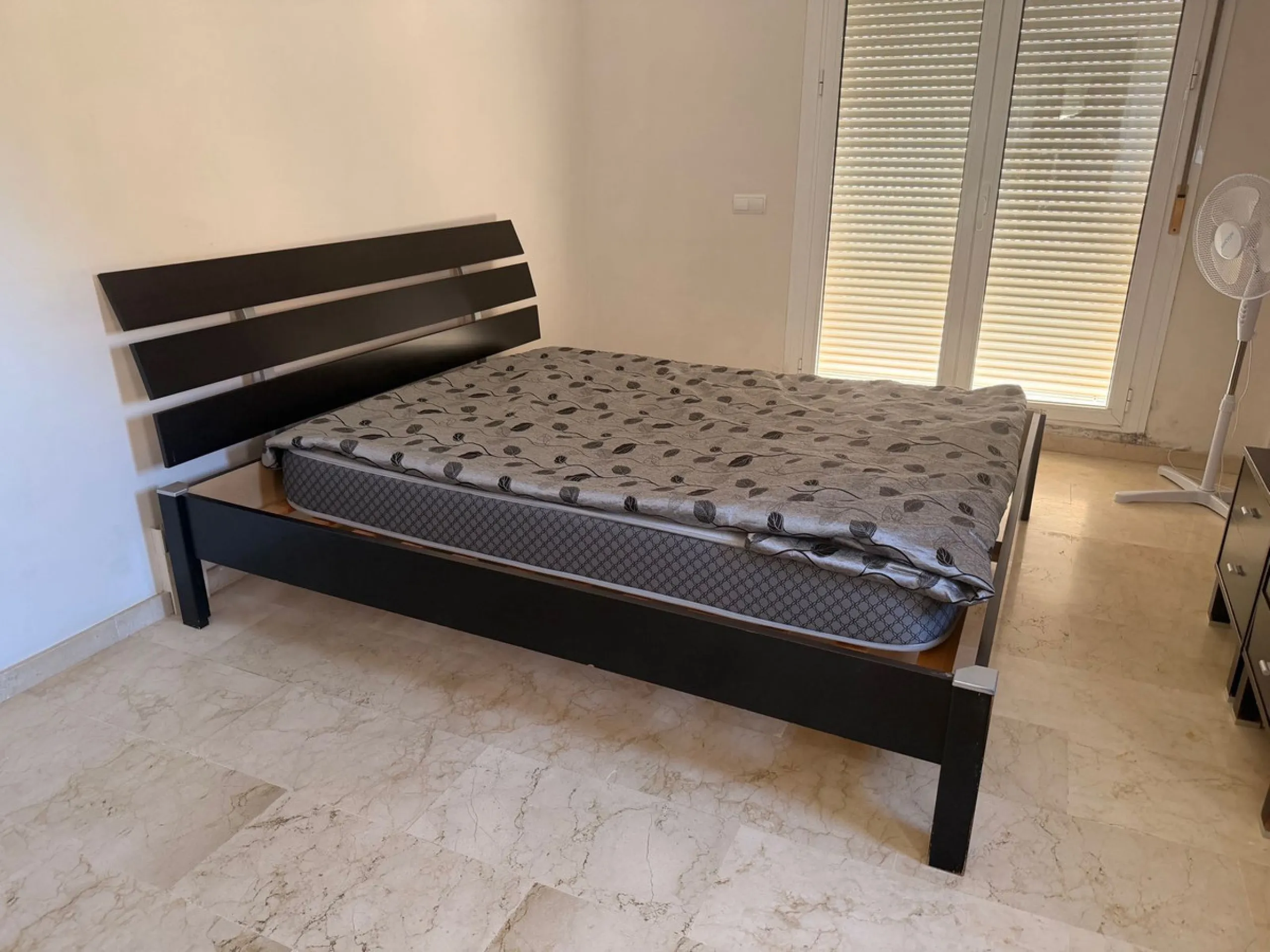 House - Detached Villa в продаже в Alhaurín el Grande, Málaga. В доме 4 спален и 3 ванных комнат. Площадь дома 228 м². Площадь участка 850 м²