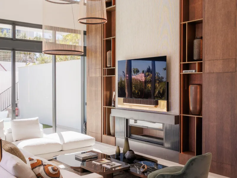 This exceptional contemporary villa is situated in the prestigious Lomas del Rey,  Marbella Golden Mile. Boasting a prime location, the property offers proximity to local amenities, transport links, shops, the town centre, the port, as well as being conve