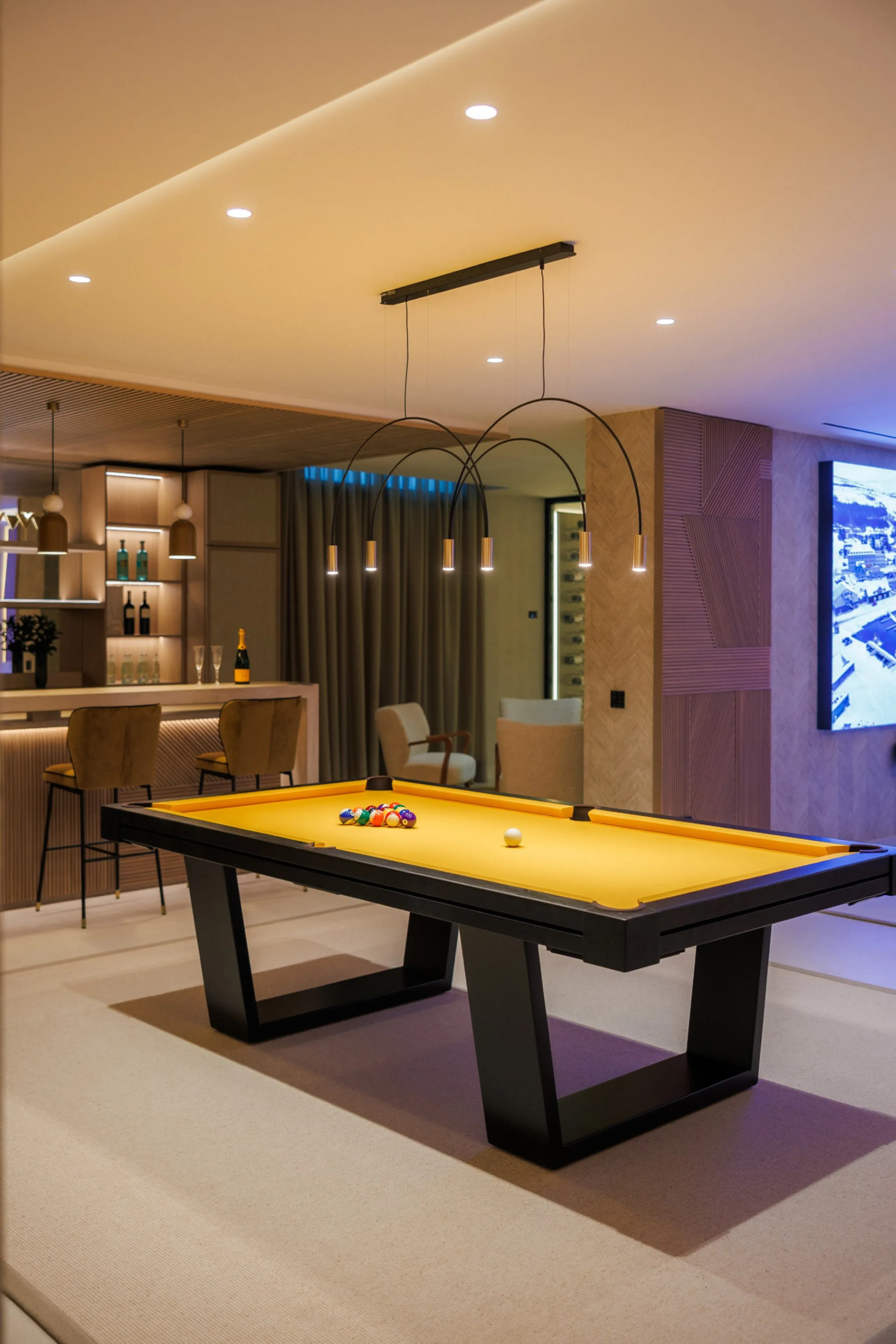 This exceptional contemporary villa is situated in the prestigious Lomas del Rey,  Marbella Golden Mile. Boasting a prime location, the property offers proximity to local amenities, transport links, shops, the town centre, the port, as well as being conve