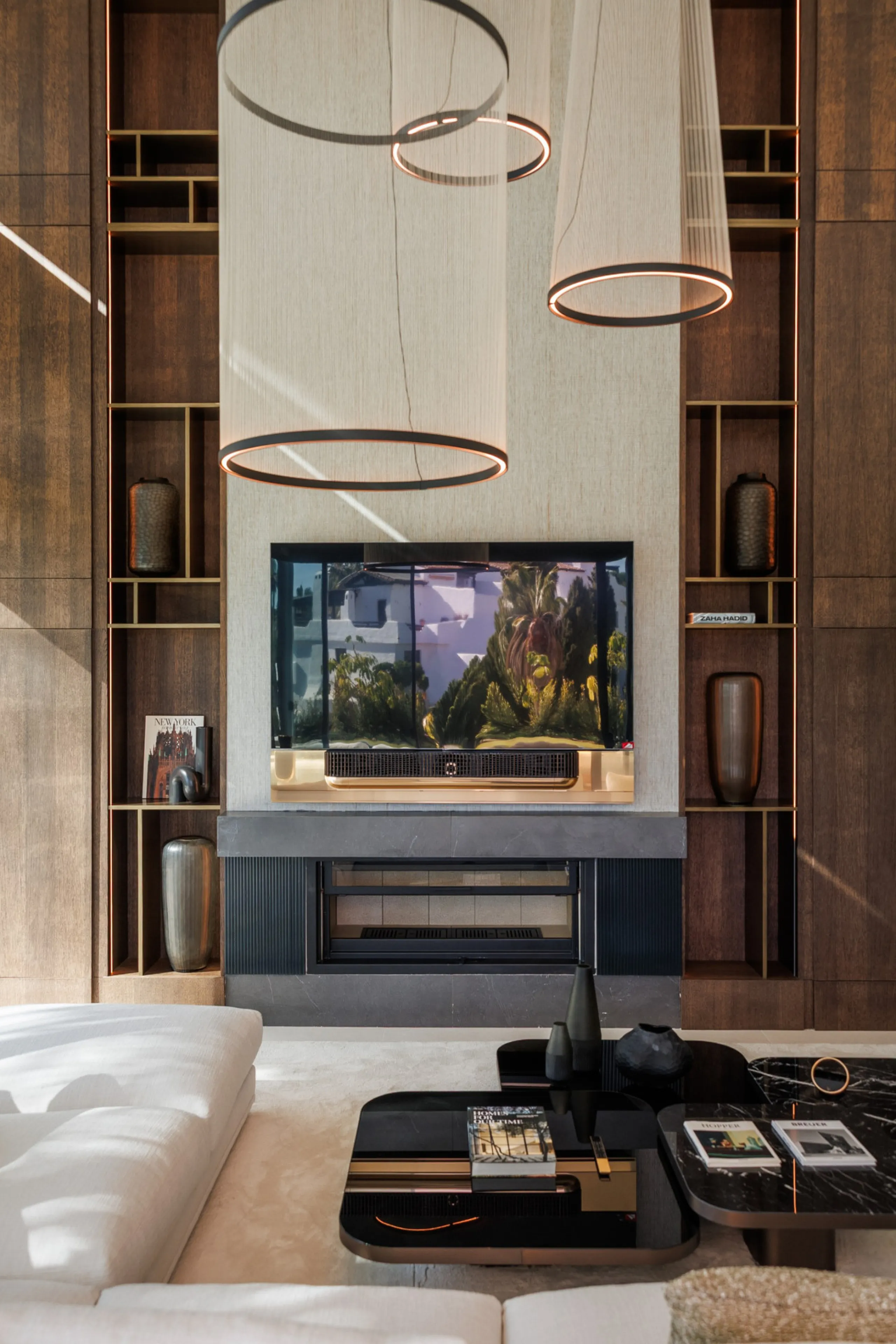 This exceptional contemporary villa is situated in the prestigious Lomas del Rey,  Marbella Golden Mile. Boasting a prime location, the property offers proximity to local amenities, transport links, shops, the town centre, the port, as well as being conve