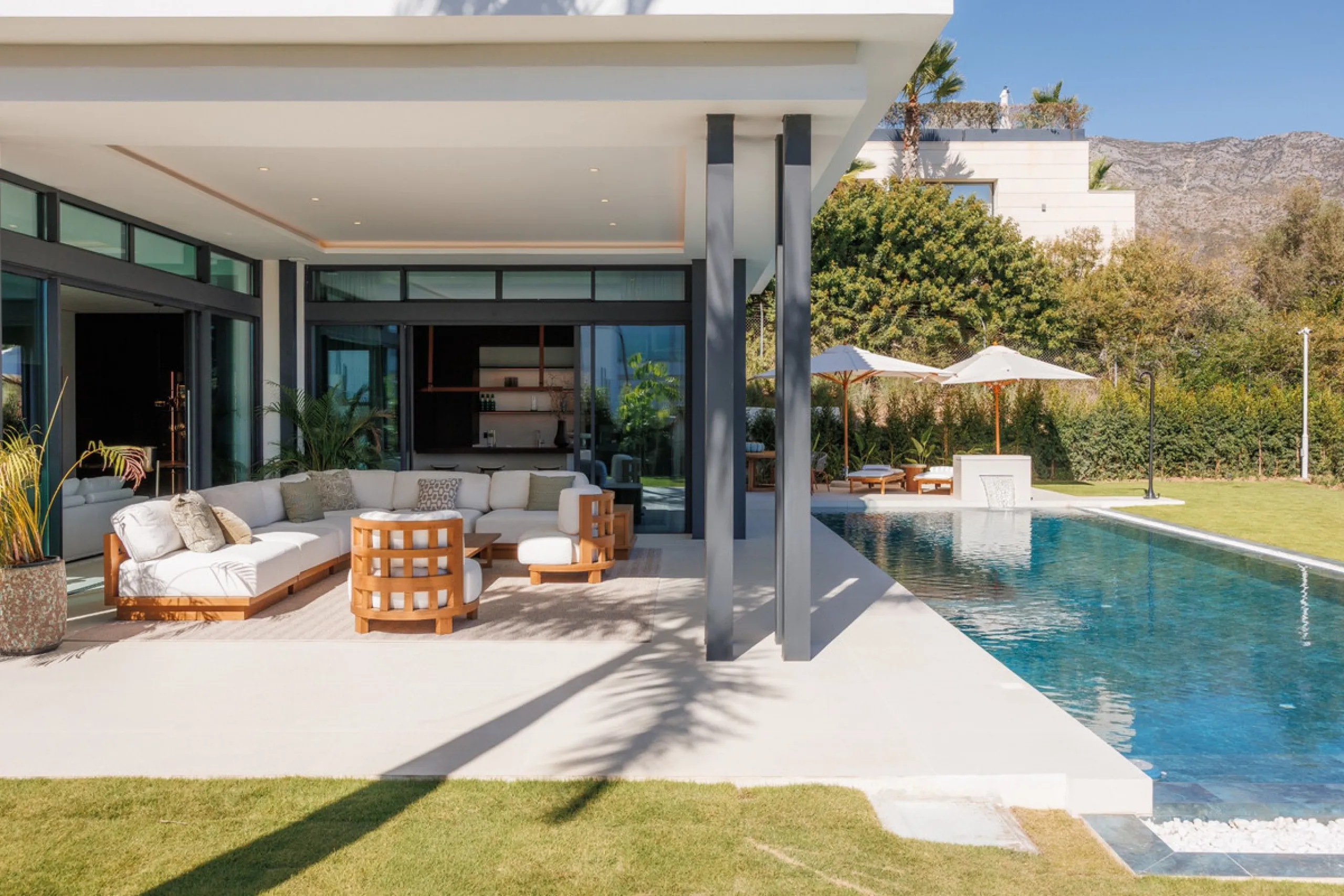 This exceptional contemporary villa is situated in the prestigious Lomas del Rey,  Marbella Golden Mile. Boasting a prime location, the property offers proximity to local amenities, transport links, shops, the town centre, the port, as well as being conve