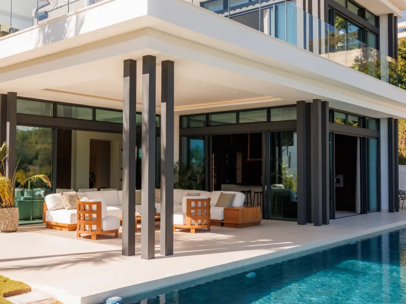 This exceptional contemporary villa is situated in the prestigious Lomas del Rey,  Marbella Golden Mile. Boasting a prime location, the property offers proximity to local amenities, transport links, shops, the town centre, the port, as well as being conve