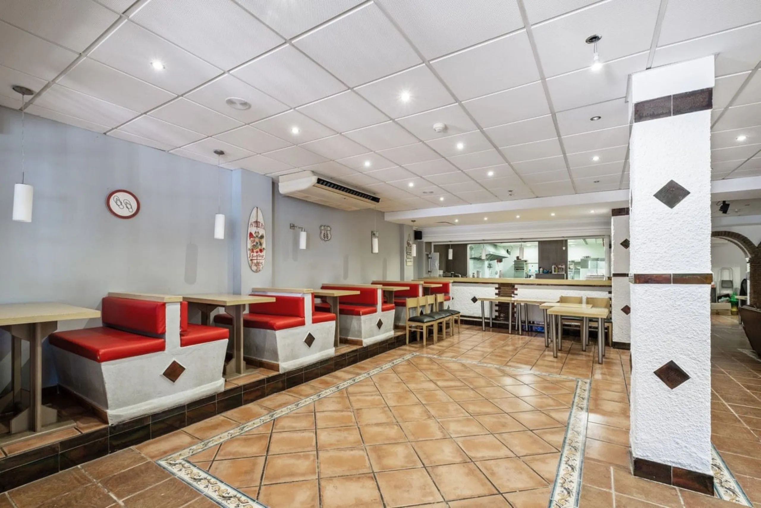 Commercial - Commercial Premises в продаже в Mijas, Málaga. Площадь дома 600 м²