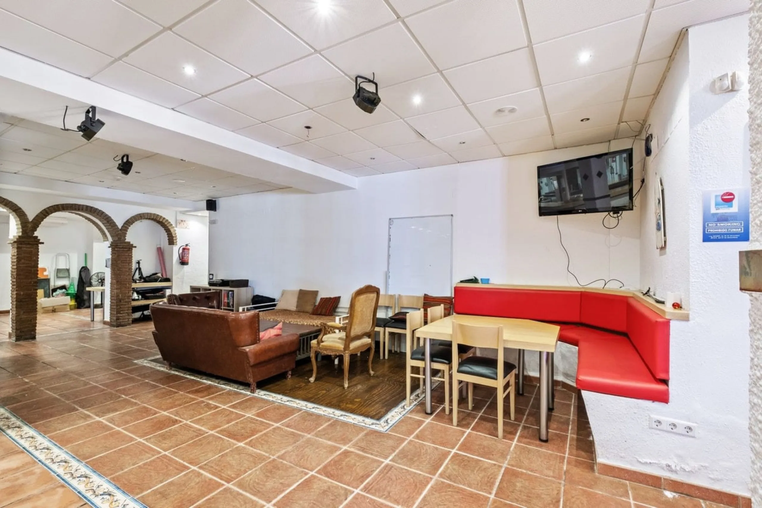 Commercial - Commercial Premises в продаже в Mijas, Málaga. Площадь дома 600 м²