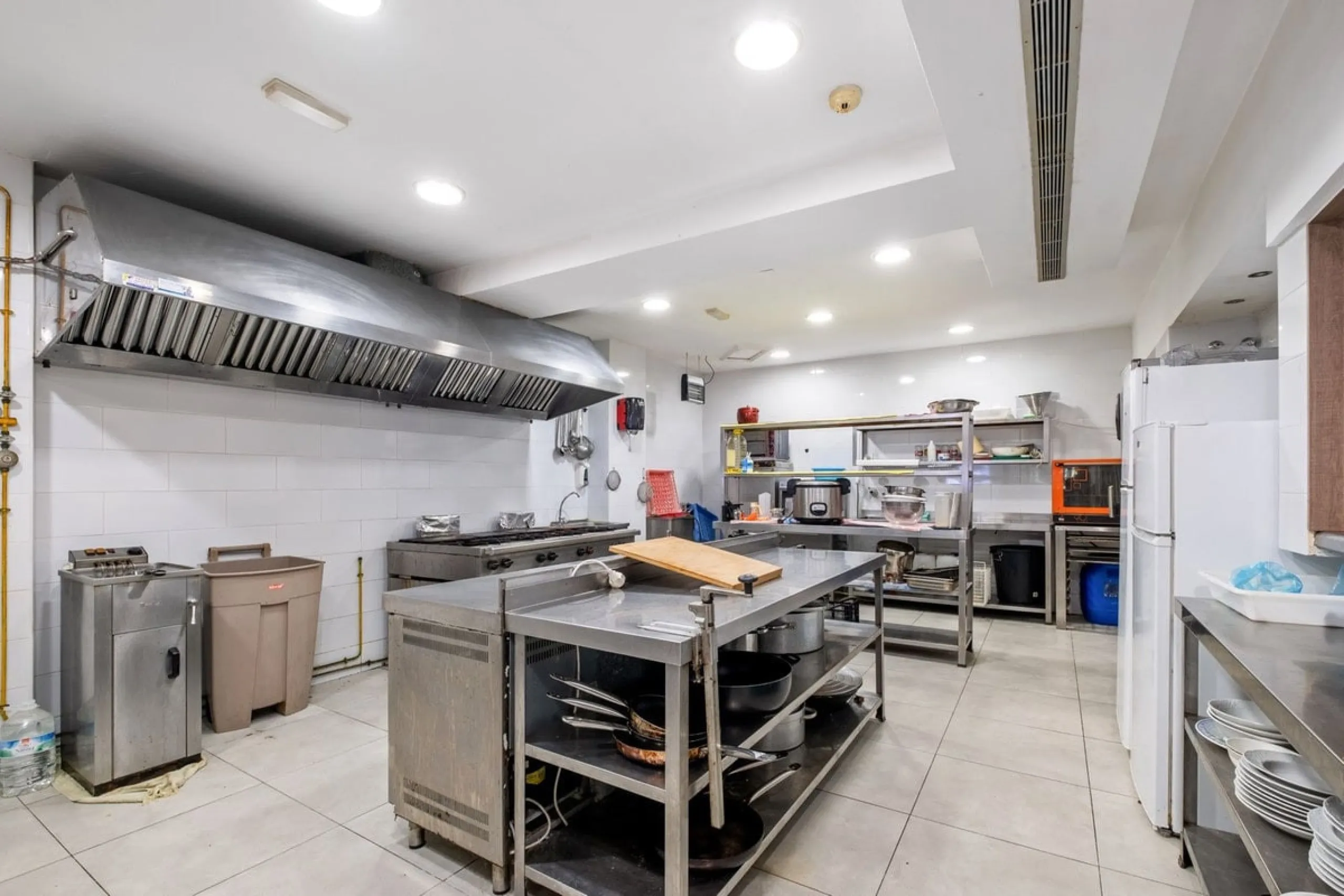 Commercial - Commercial Premises в продаже в Mijas, Málaga. Площадь дома 600 м²