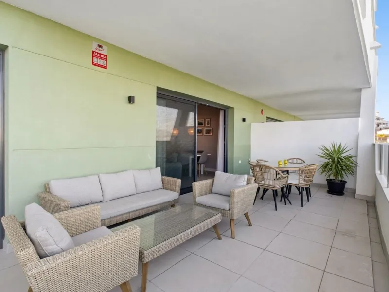 Moderne Wohnung mit zwei Schlafzimmern in Calanova Golf