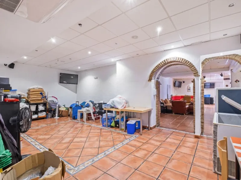 Commercial - Commercial Premises в продаже в Mijas, Málaga. Площадь дома 600 м²