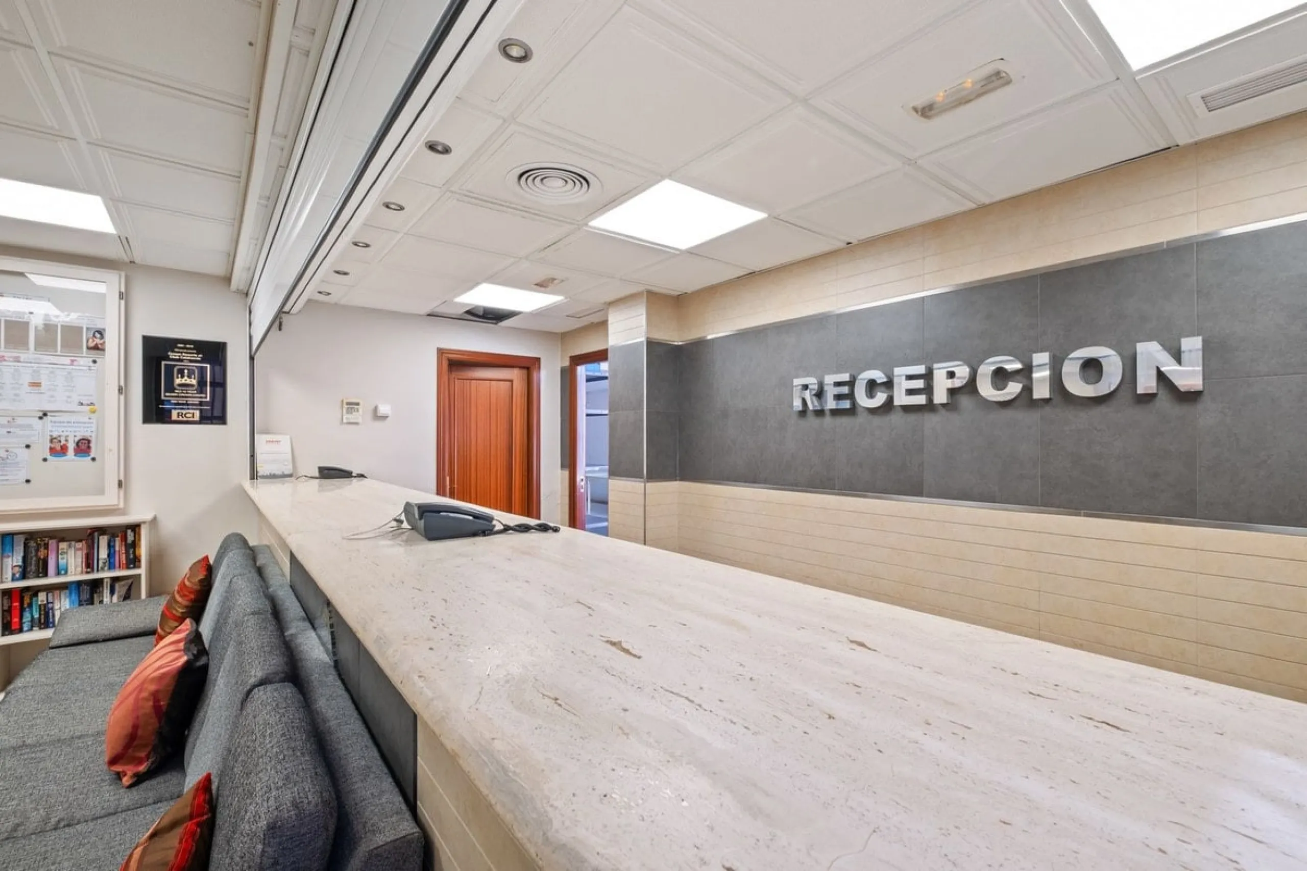 Commercial - Commercial Premises в продаже в Mijas, Málaga. Площадь дома 600 м²