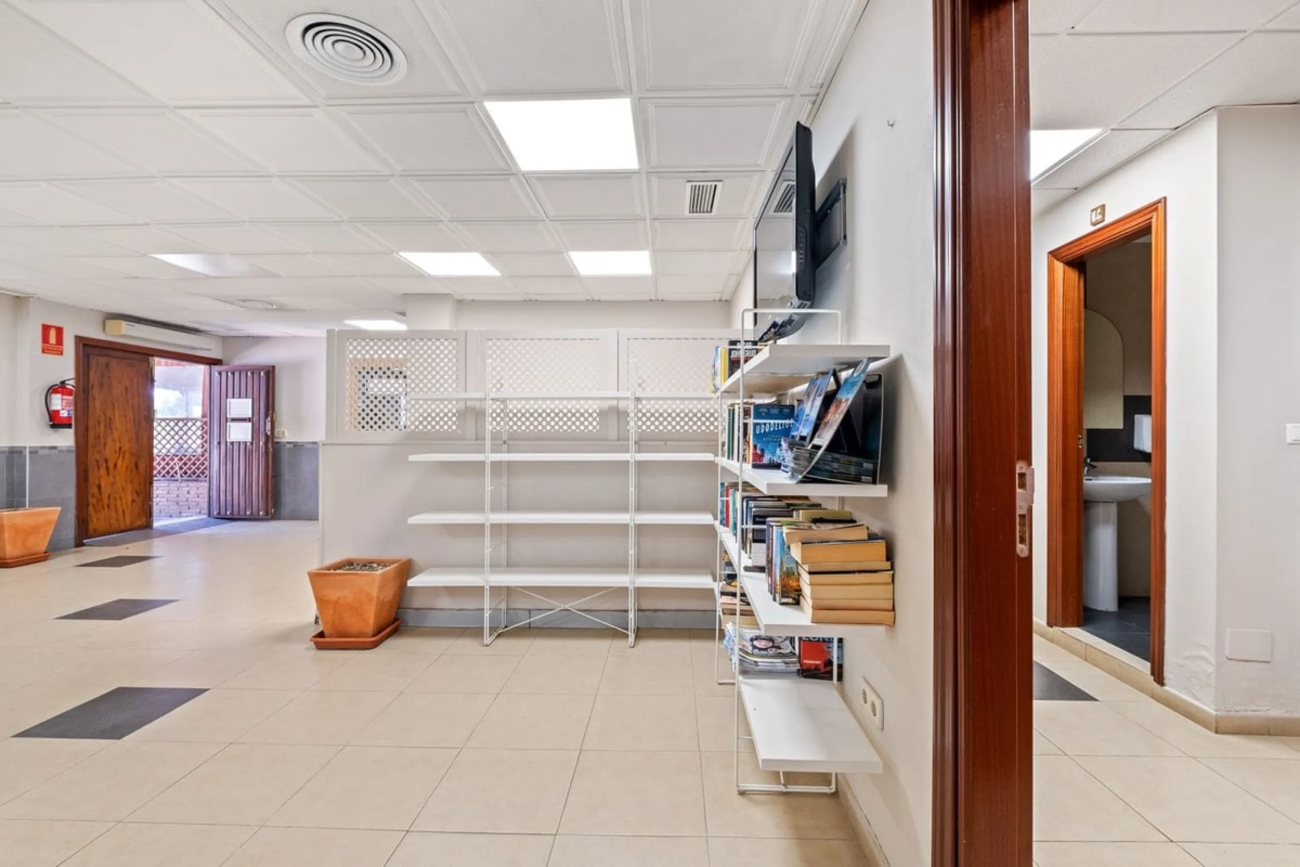 Commercial - Commercial Premises в продаже в Mijas, Málaga. Площадь дома 600 м²
