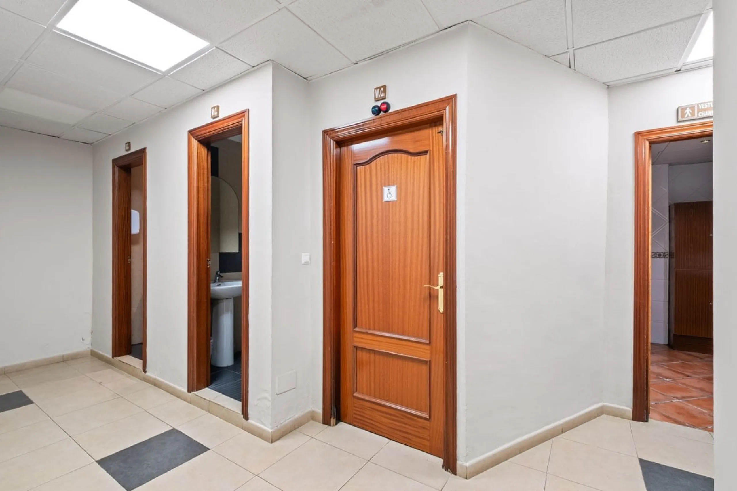 Commercial - Commercial Premises в продаже в Mijas, Málaga. Площадь дома 600 м²