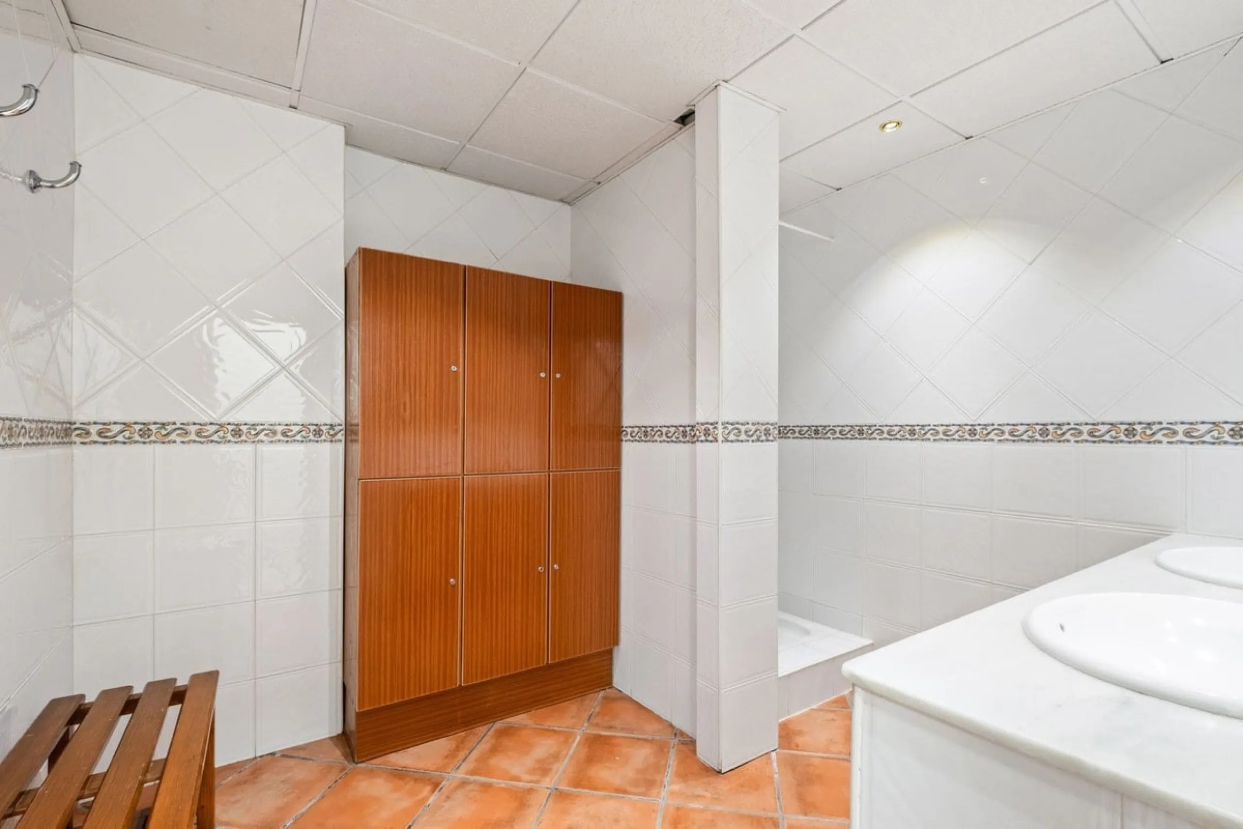 Commercial - Commercial Premises в продаже в Mijas, Málaga. Площадь дома 600 м²