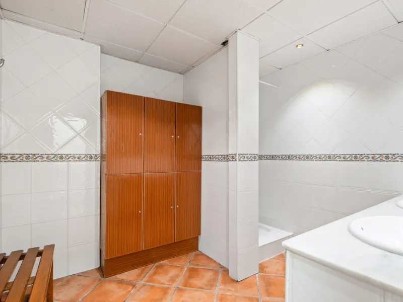 Commercial - Commercial Premises в продаже в Mijas, Málaga. Площадь дома 600 м²