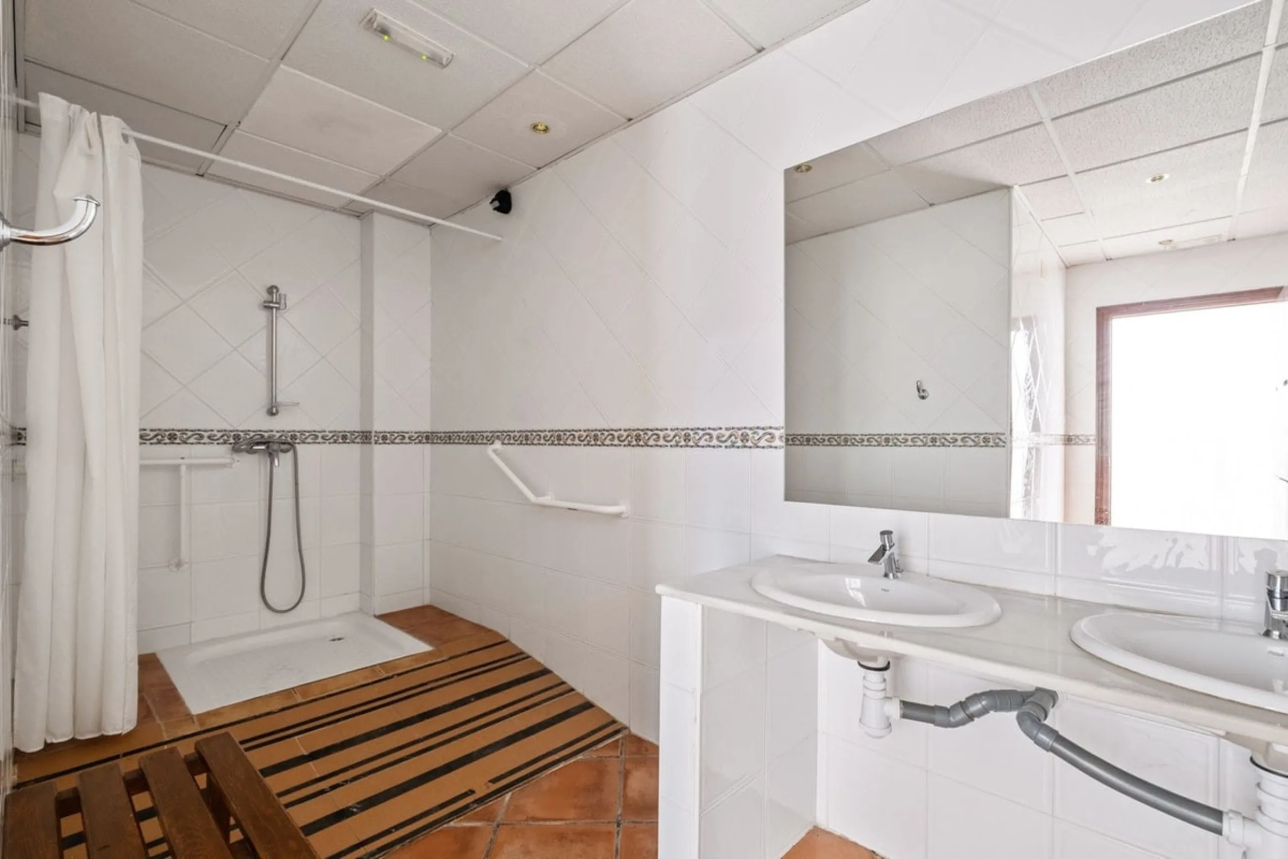 Commercial - Commercial Premises в продаже в Mijas, Málaga. Площадь дома 600 м²