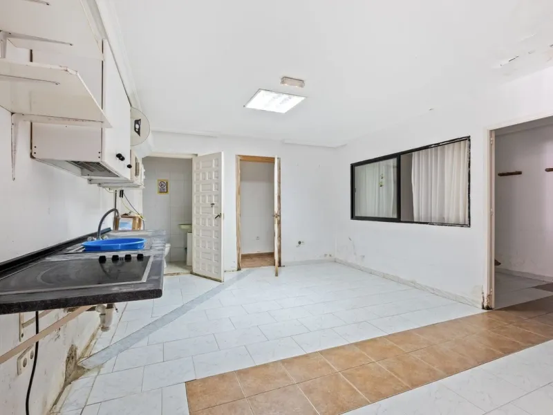 Commercial - Commercial Premises в продаже в Mijas, Málaga. Площадь дома 600 м²