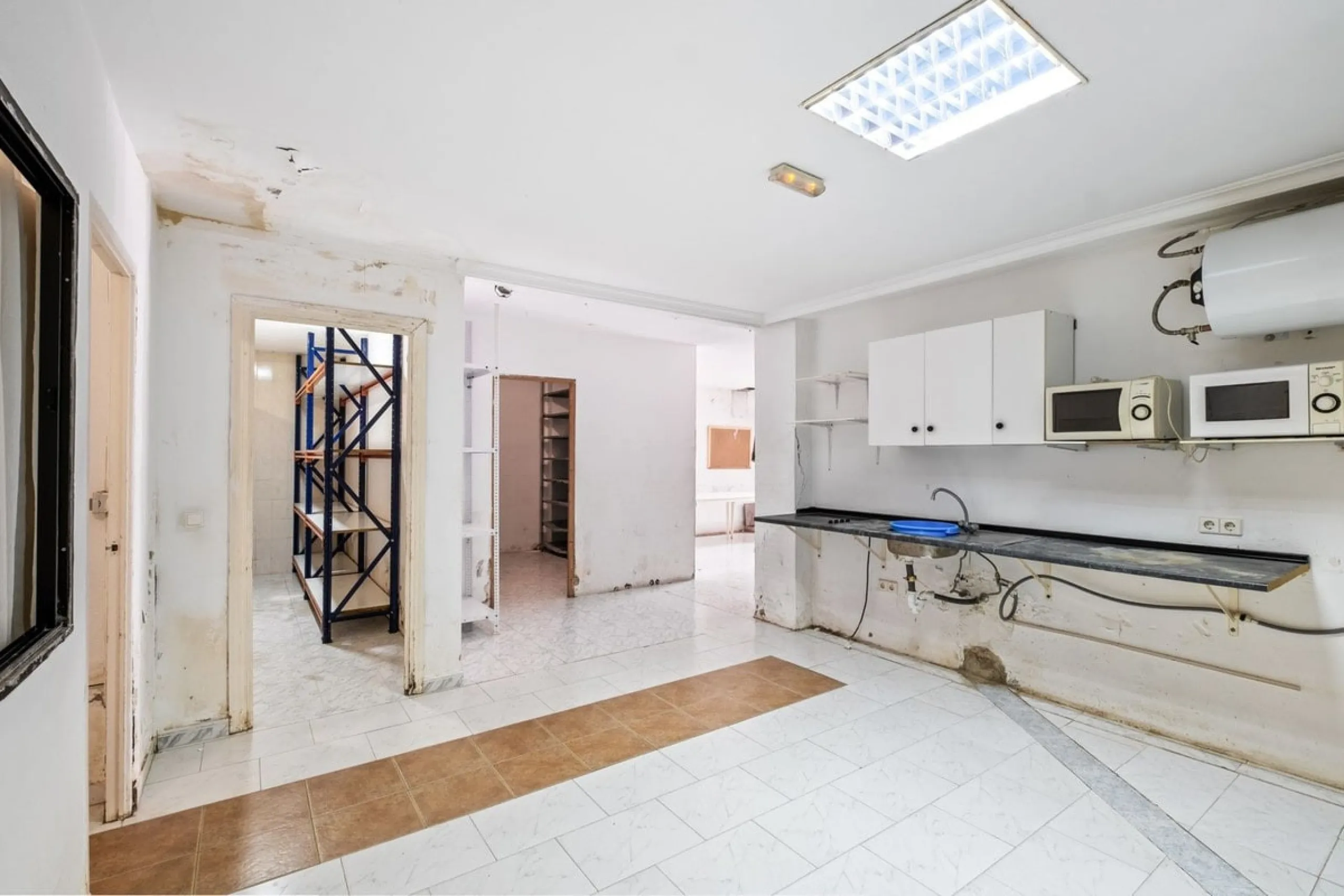 Commercial - Commercial Premises в продаже в Mijas, Málaga. Площадь дома 600 м²