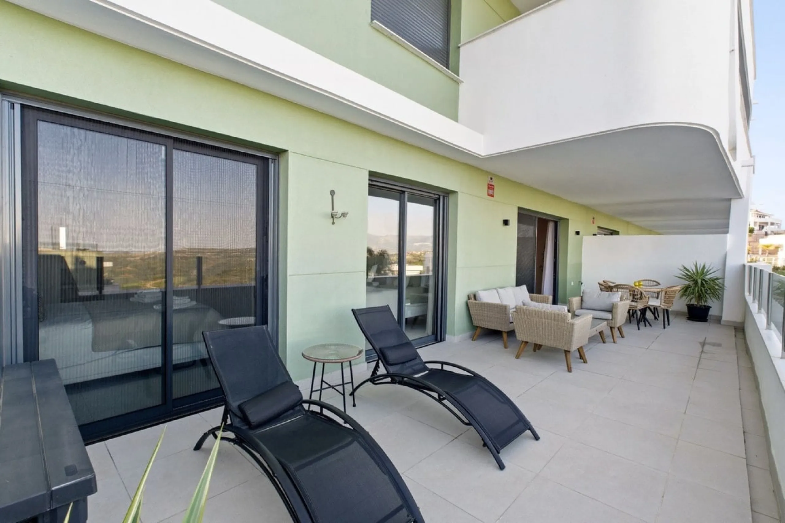 Moderne Wohnung mit zwei Schlafzimmern in Calanova Golf