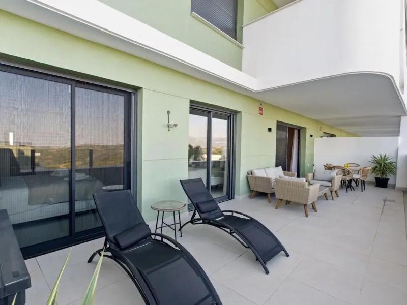 Moderne Wohnung mit zwei Schlafzimmern in Calanova Golf