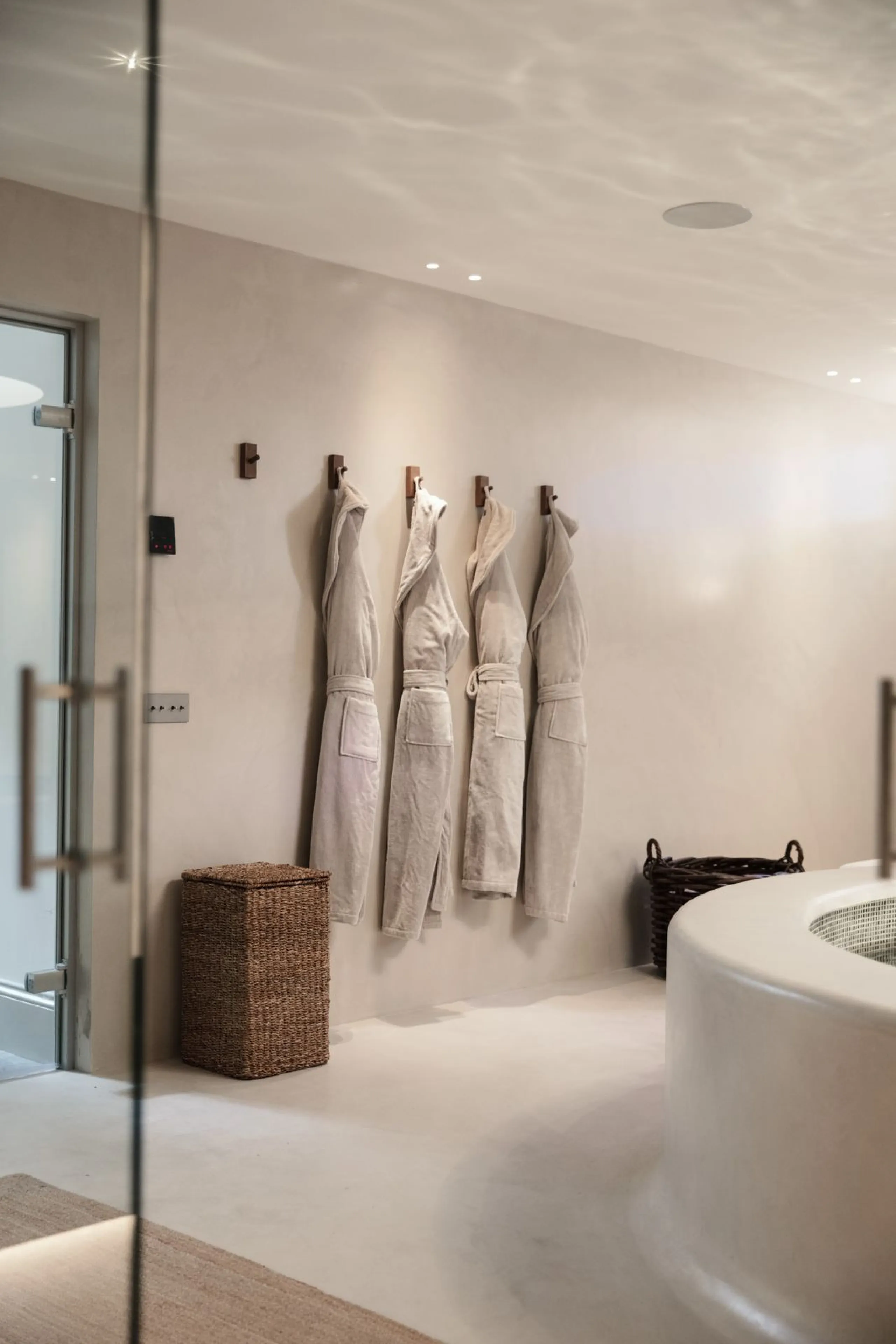 This outstanding property is a refined and soulful villa, thoughtfully crafted by renowned designers Puroform. Nestled in a prime location in Nueva Andalucía, this exquisite home perfectly blends sophisticated living with leisure and entertainment, offeri